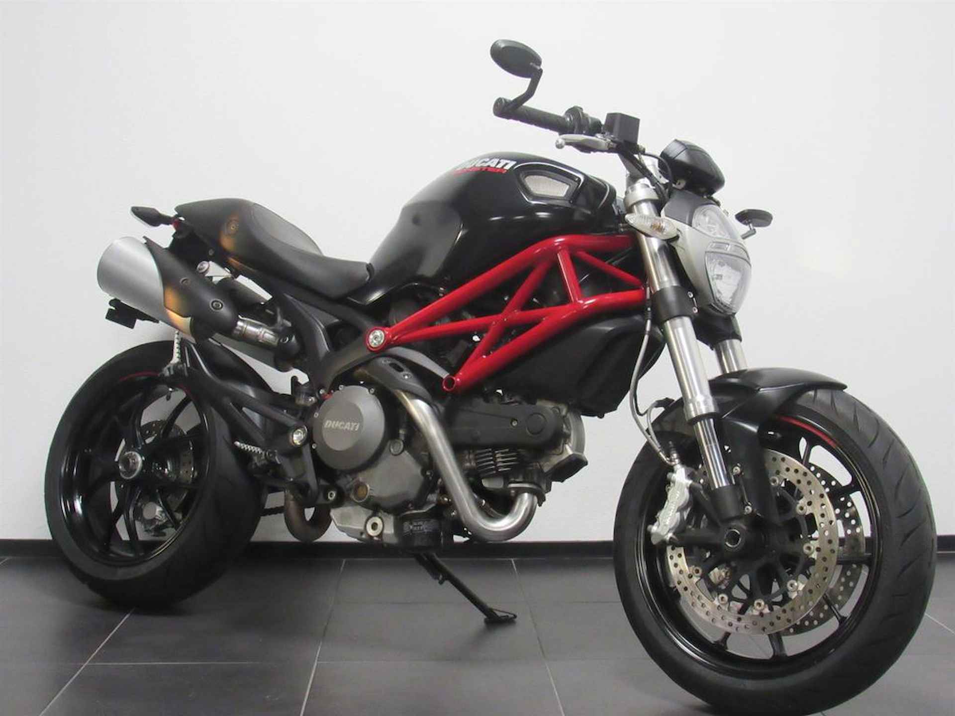 Ducati MONSTER 796 - 2/14