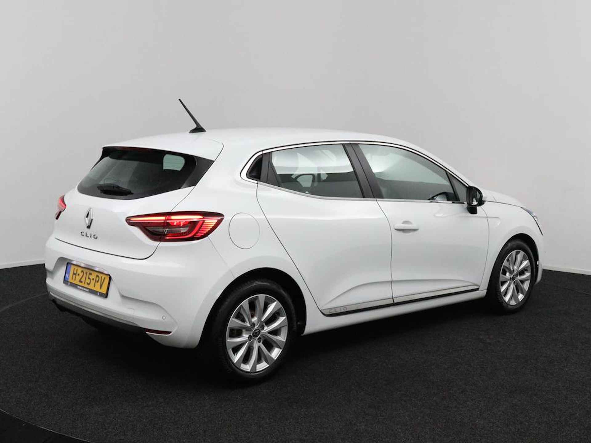 Renault Clio 1.0TCe Intens | Navigatie | Climate Control | Lichtmetalen Velgen | Origineel Nederlands | Cruise Control | AppleCarplay | AndroidAuto | - 6/43