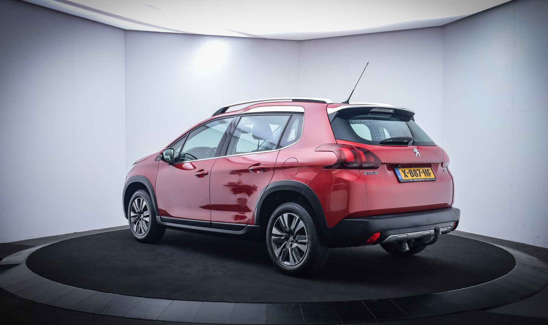 Peugeot 2008 1.2T Allure 130pk CARPLAY/CAMERA/TREKHAAK/NAVI/CLIMA/CRUISE/PDC V+A/LMV - 8/26