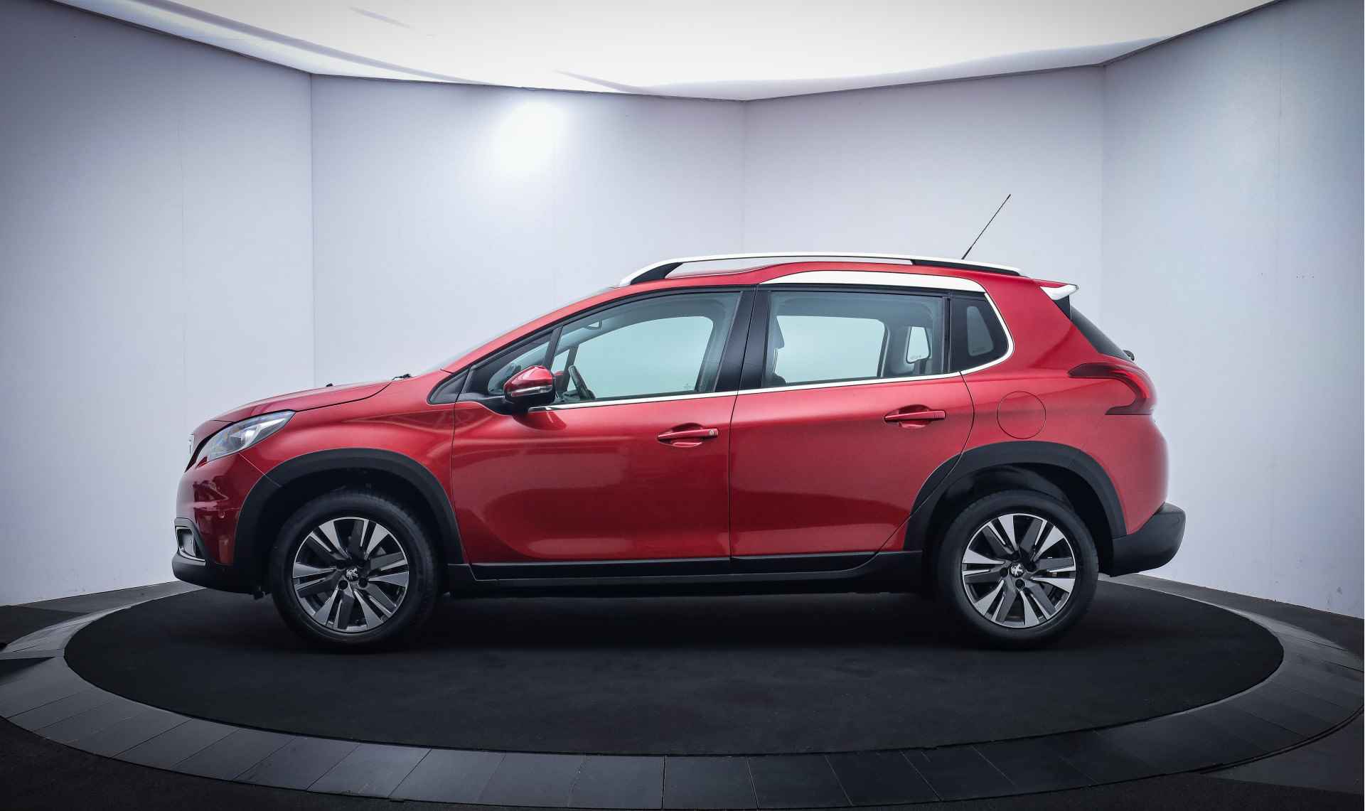 Peugeot 2008 1.2T Allure 130pk CARPLAY/CAMERA/TREKHAAK/NAVI/CLIMA/CRUISE/PDC V+A/LMV - 12/26