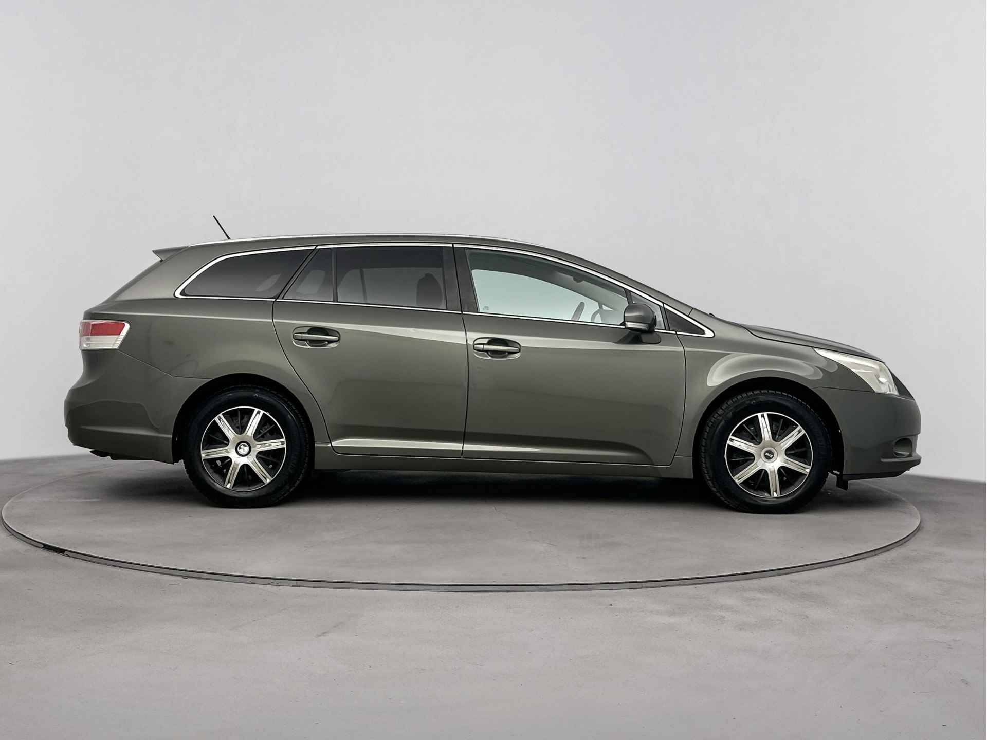 Toyota Avensis wagon 1.8 VVTi Business | Trekhaak | LM velgen | Navigatie | Climate Control | - 14/41