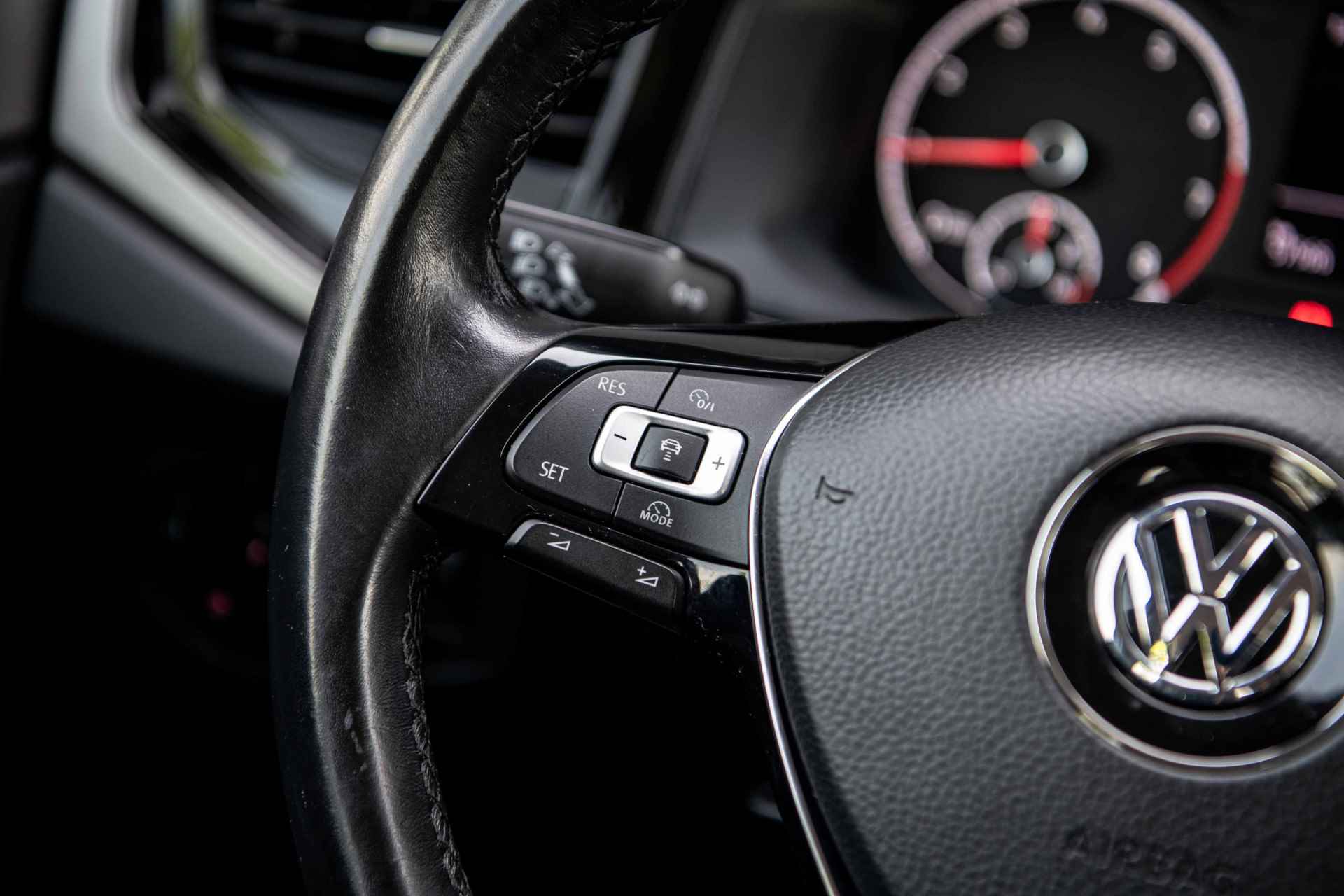 Volkswagen Polo 1.0 TSi 95 pk Comfortline Executive | Camera | Navigatie | Parkeersensoren - 13/41