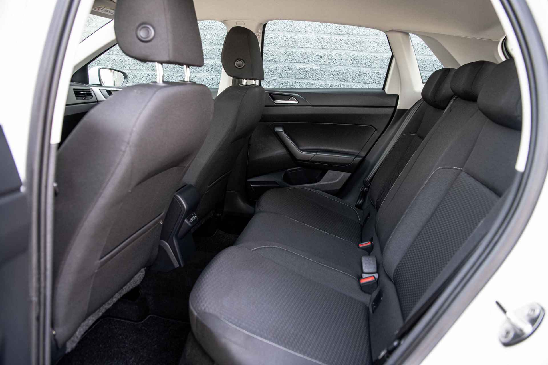 Volkswagen Polo 1.0 TSi 95 pk Comfortline Executive | Camera | Navigatie | Parkeersensoren - 9/41