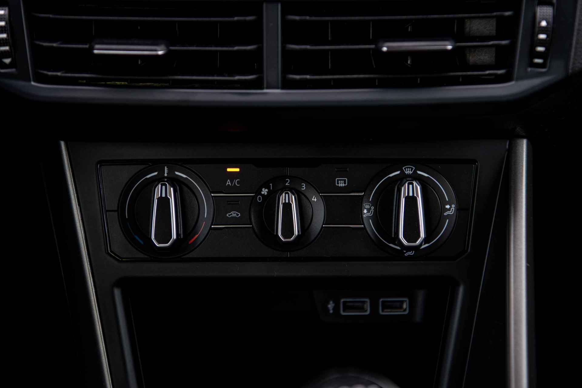 Volkswagen Polo 1.0 TSi 95 pk Comfortline Executive | Camera | Navigatie | Parkeersensoren - 30/41