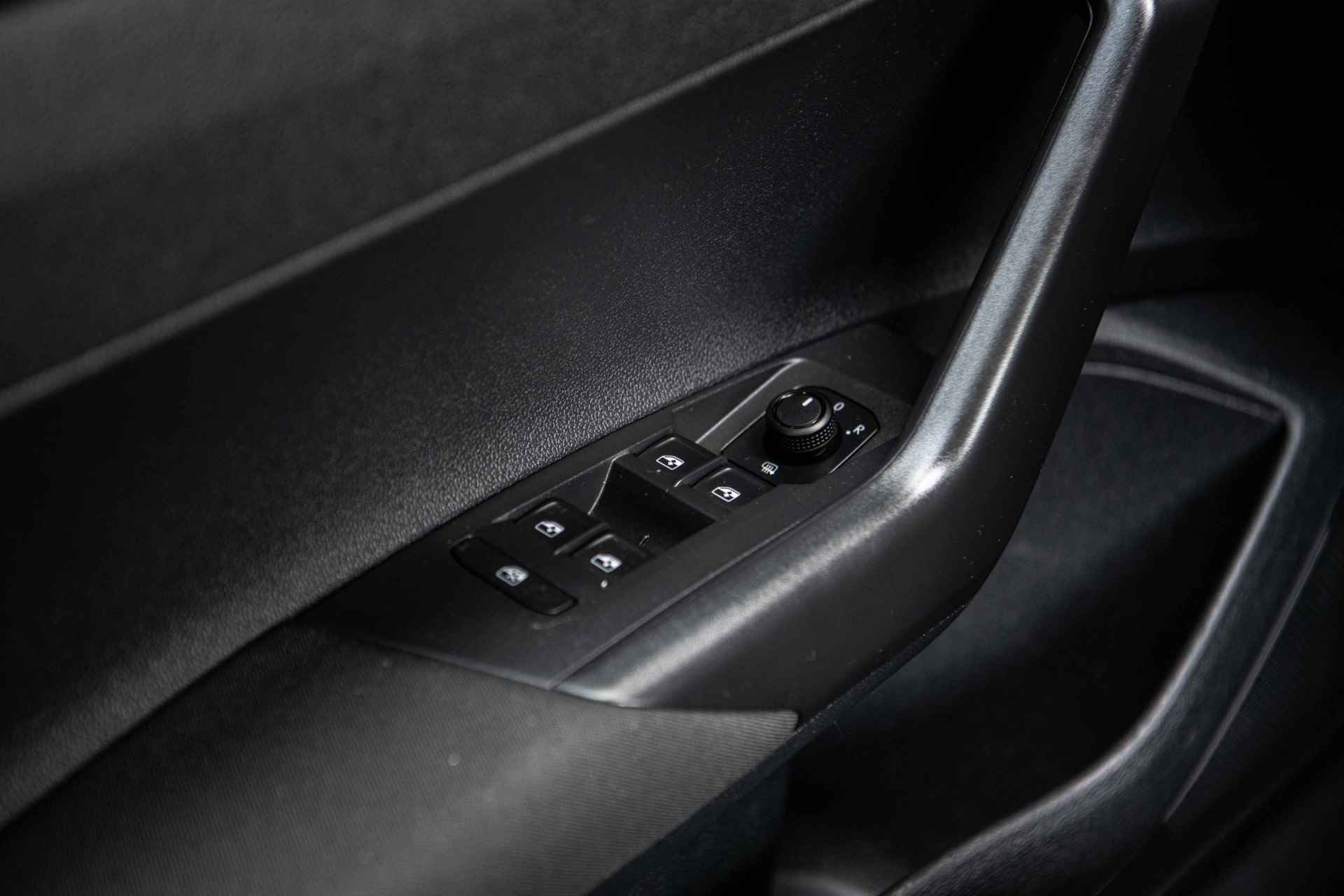 Volkswagen Polo 1.0 TSi 95 pk Comfortline Executive | Camera | Navigatie | Parkeersensoren - 33/41