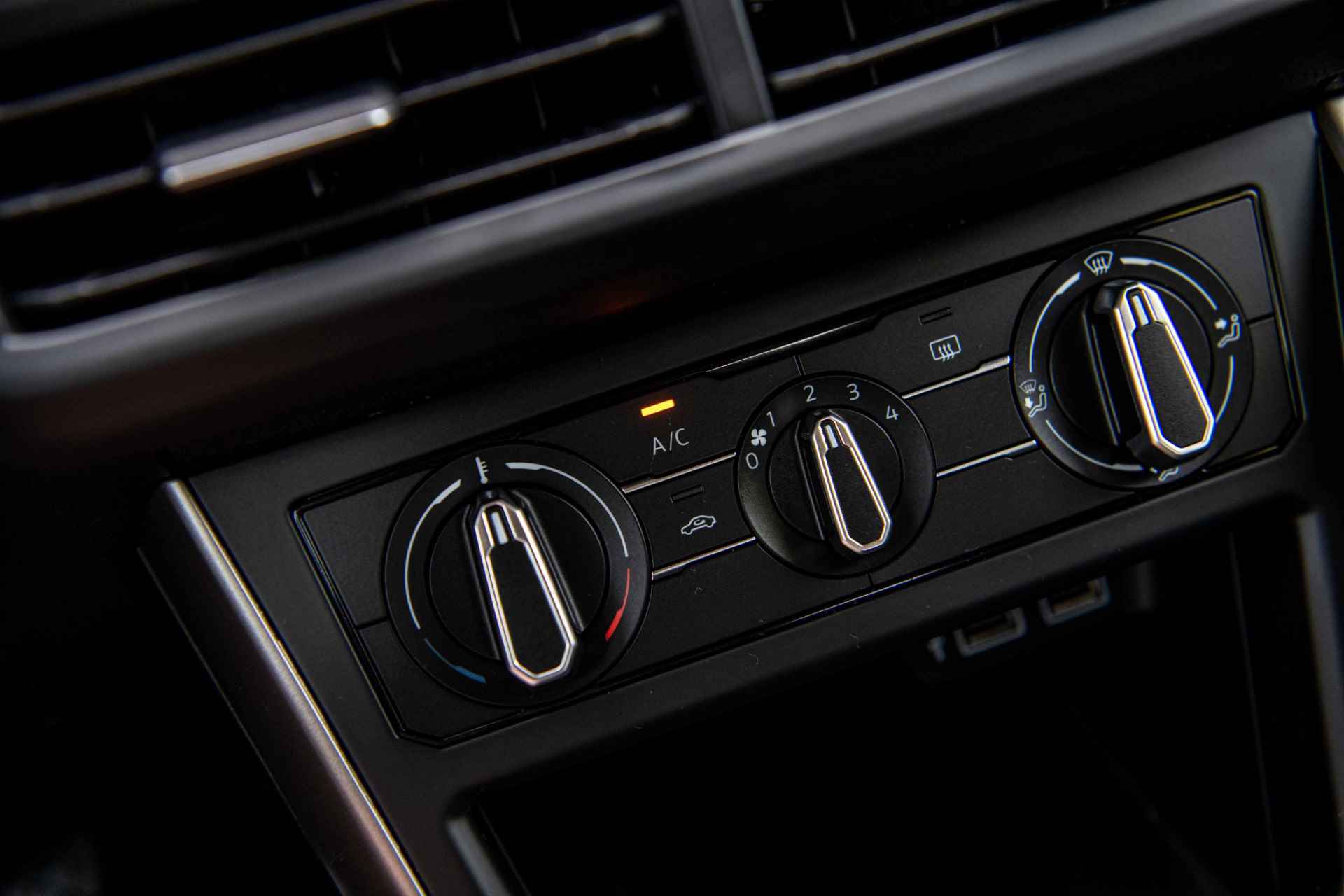 Volkswagen Polo 1.0 TSi 95 pk Comfortline Executive | Camera | Navigatie | Parkeersensoren - 35/41