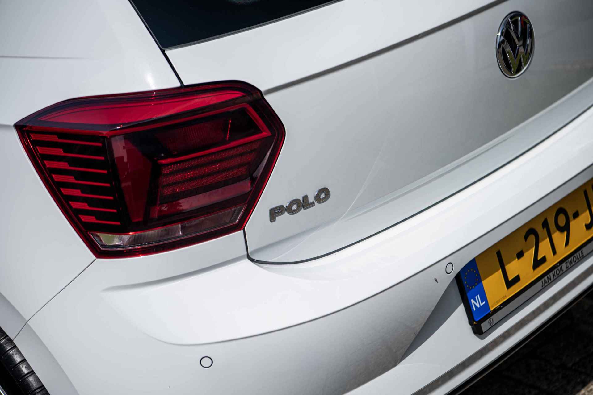Volkswagen Polo 1.0 TSi 95 pk Comfortline Executive | Camera | Navigatie | Parkeersensoren - 40/41