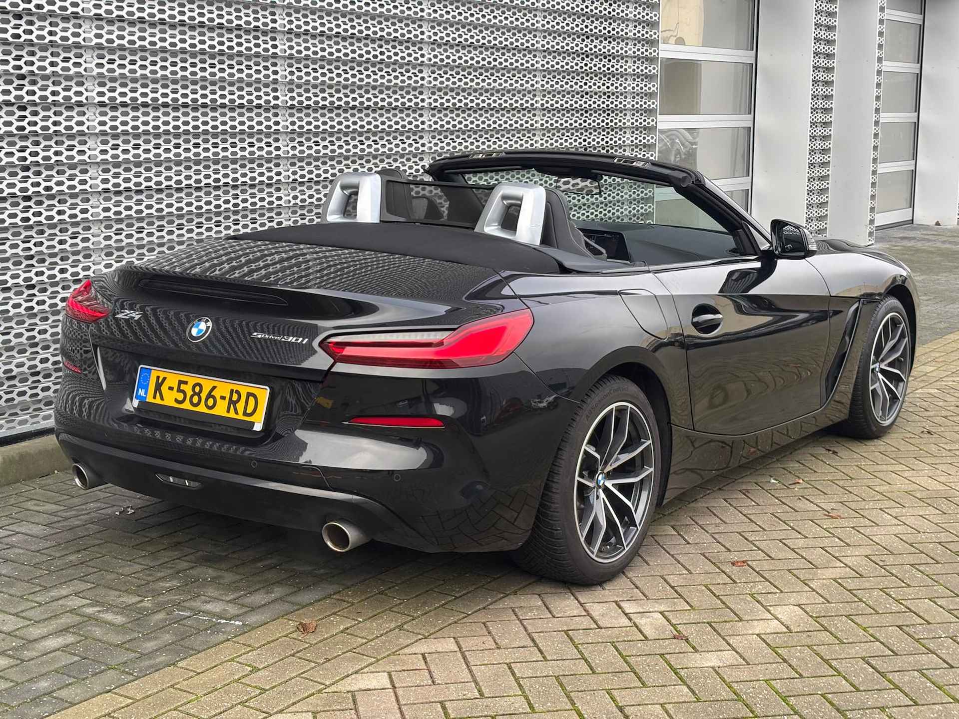 BMW Z4 Roadster sDrive30i 259PK High Executive / Digitale Cockpit / Lederen Bekleding / 18" LMV / Parkeersensoren V+A / Stoelverwarming / LED - 8/27