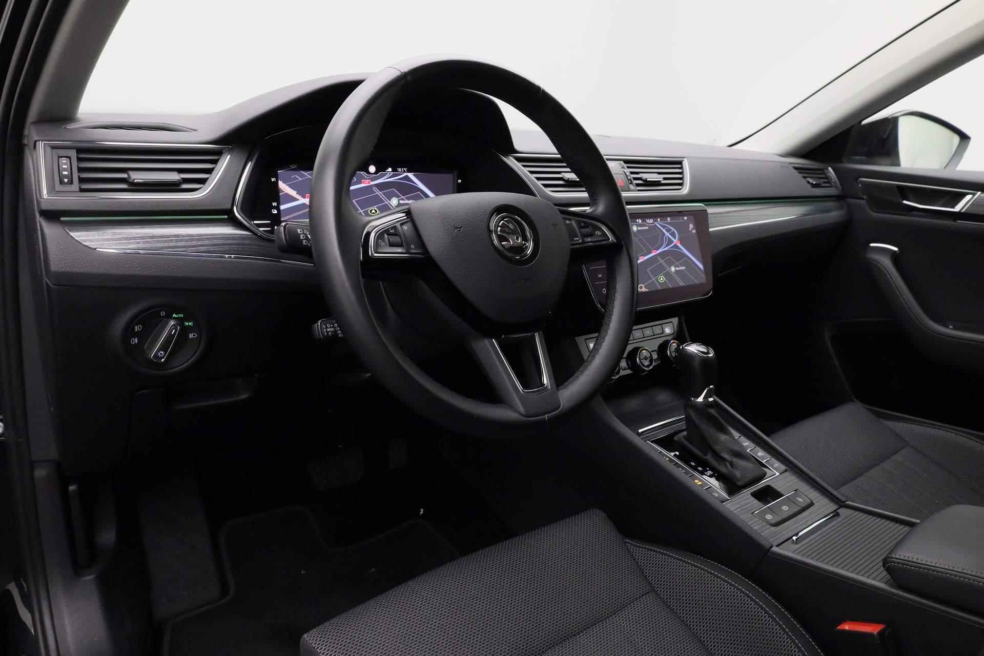 Skoda Superb Combi 1.4 TSI 218PK DSG iV Style | Pano | Trekhaak | Matrix LED | Stoel-/achterbankverwarming | Rondomzicht camera | Adaptief onderstel | Navi Columbus | Geheugenstoel | ACC | Keyless - 2/46