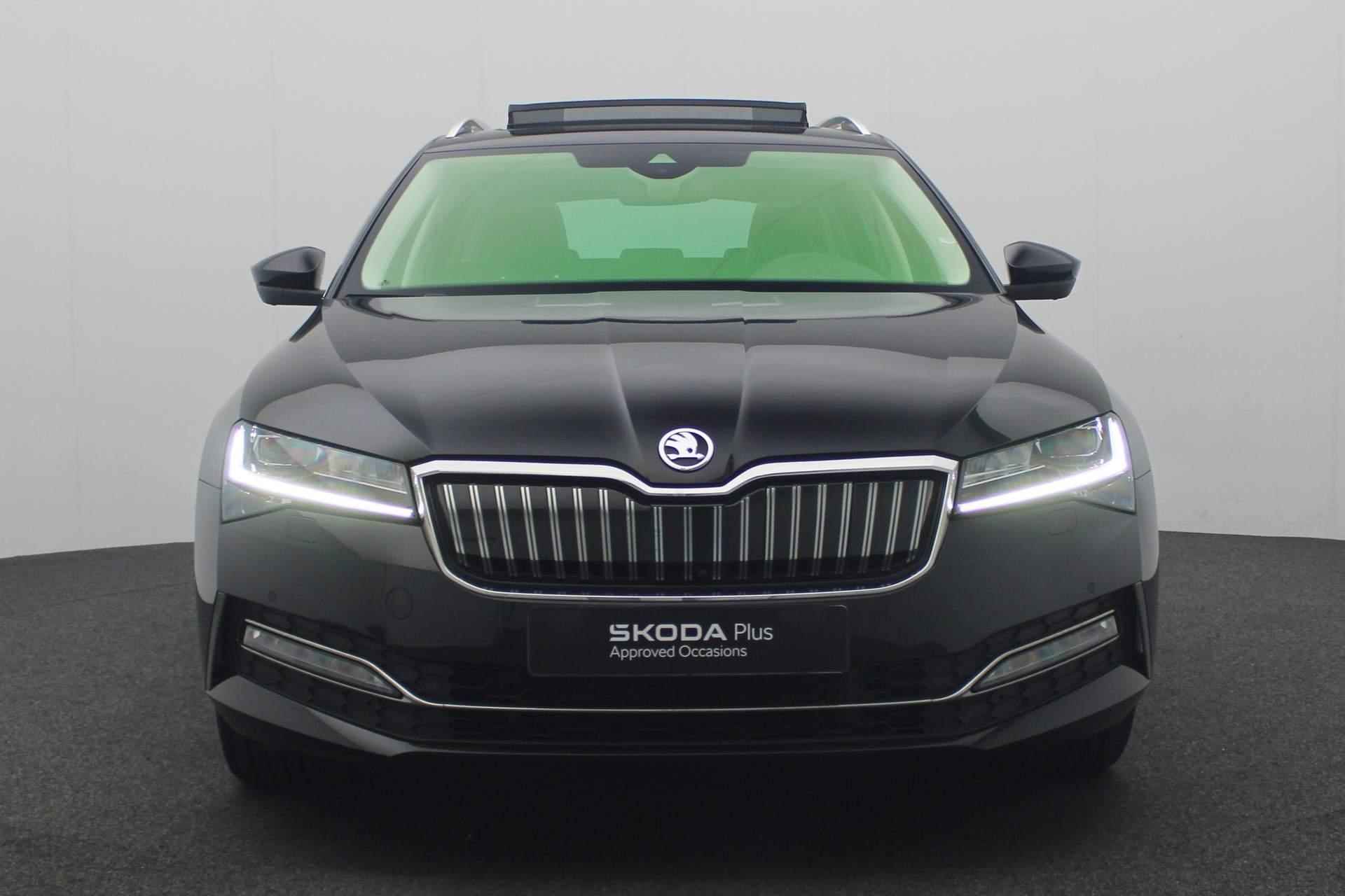 Skoda Superb Combi 1.4 TSI 218PK DSG iV Style | Pano | Trekhaak | Matrix LED | Stoel-/achterbankverwarming | Rondomzicht camera | Adaptief onderstel | Navi Columbus | Geheugenstoel | ACC | Keyless - 19/46