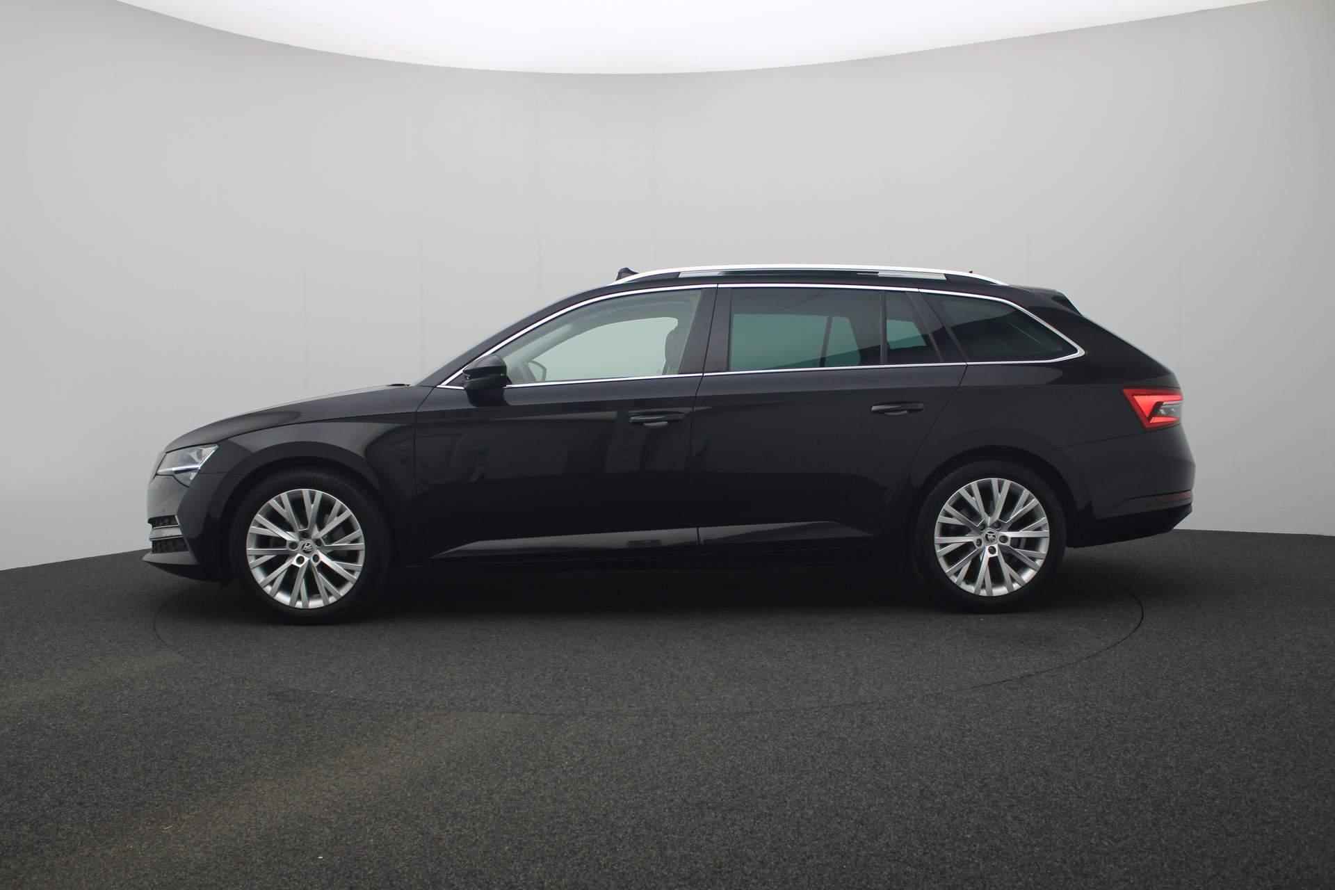 Skoda Superb Combi 1.4 TSI 218PK DSG iV Style | Pano | Trekhaak | Matrix LED | Stoel-/achterbankverwarming | Rondomzicht camera | Adaptief onderstel | Navi Columbus | Geheugenstoel | ACC | Keyless - 21/46