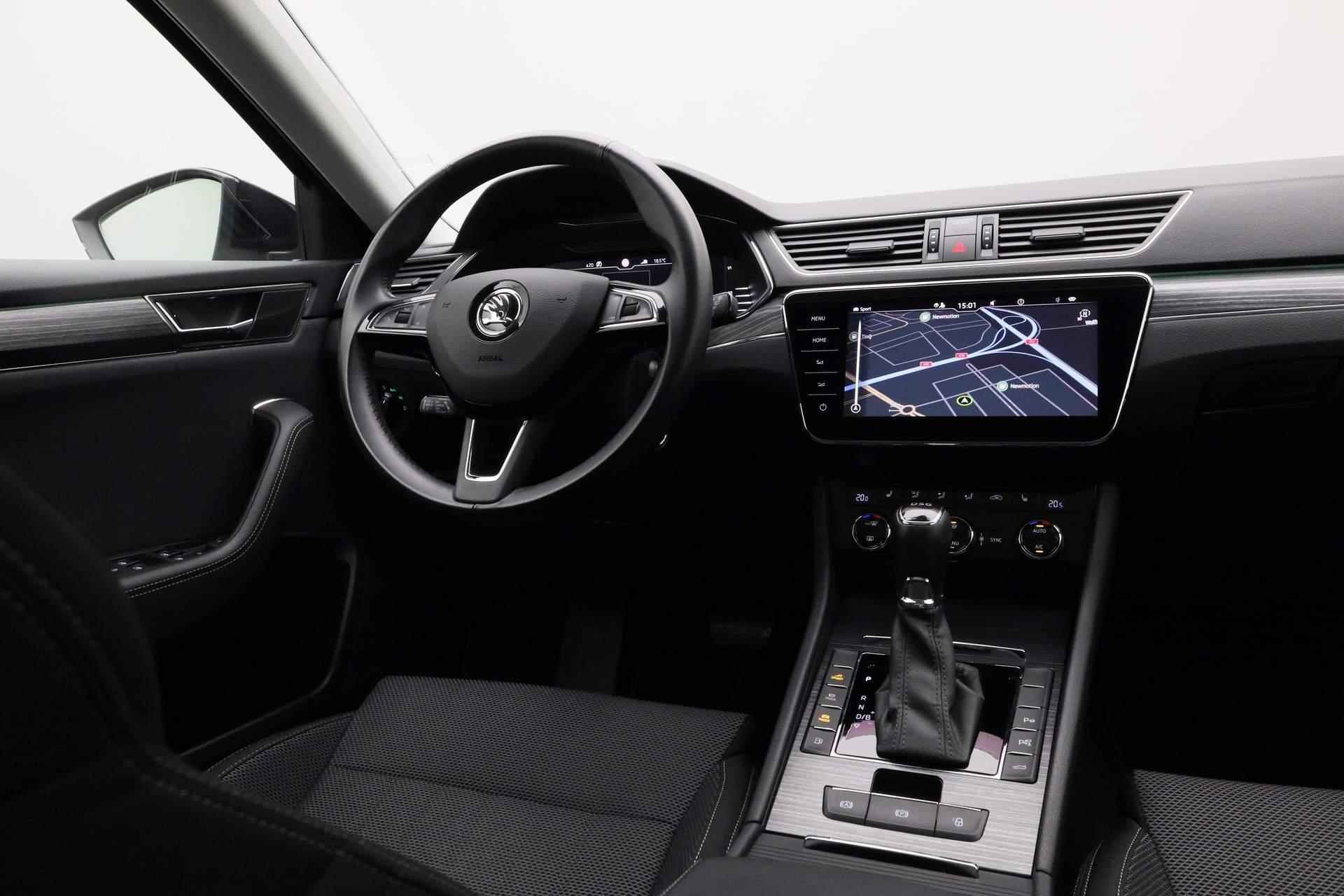 Skoda Superb Combi 1.4 TSI 218PK DSG iV Style | Pano | Trekhaak | Matrix LED | Stoel-/achterbankverwarming | Rondomzicht camera | Adaptief onderstel | Navi Columbus | Geheugenstoel | ACC | Keyless - 29/46