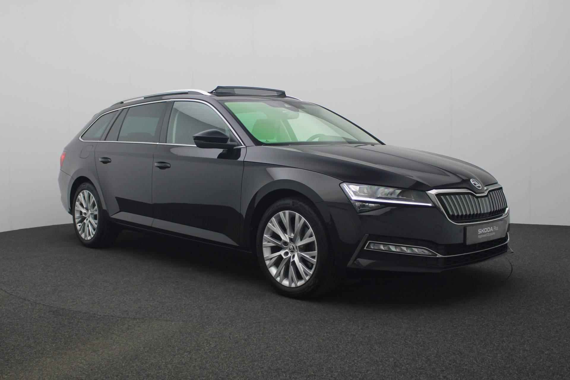 Skoda Superb Combi 1.4 TSI 218PK DSG iV Style | Pano | Trekhaak | Matrix LED | Stoel-/achterbankverwarming | Rondomzicht camera | Adaptief onderstel | Navi Columbus | Geheugenstoel | ACC | Keyless - 37/46