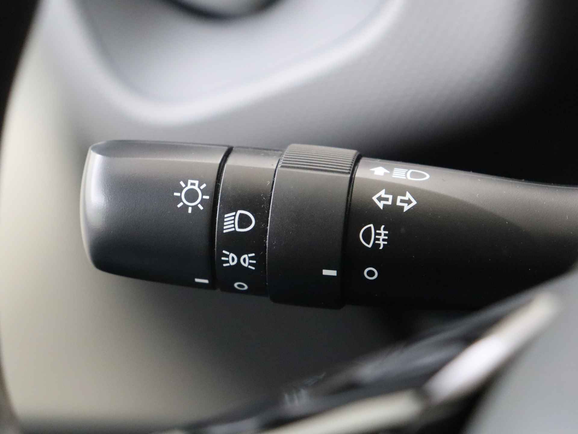Peugeot 108 1.0 e-VTi Active | 72PK | Radio | Centr. deurvergrendeling | Elektr. Ramen | Dealer onderhouden | - 24/40