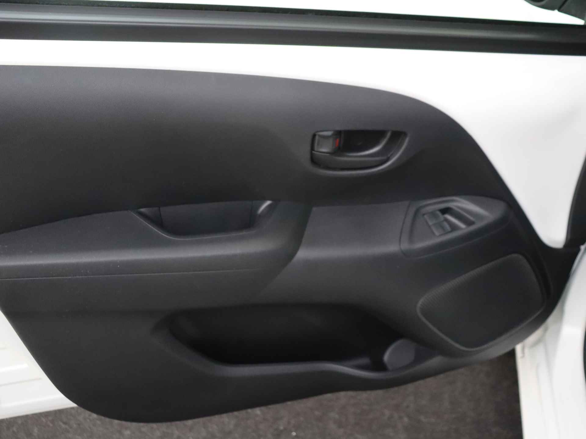 Peugeot 108 1.0 e-VTi Active | 72PK | Radio | Centr. deurvergrendeling | Elektr. Ramen | Dealer onderhouden | - 32/40