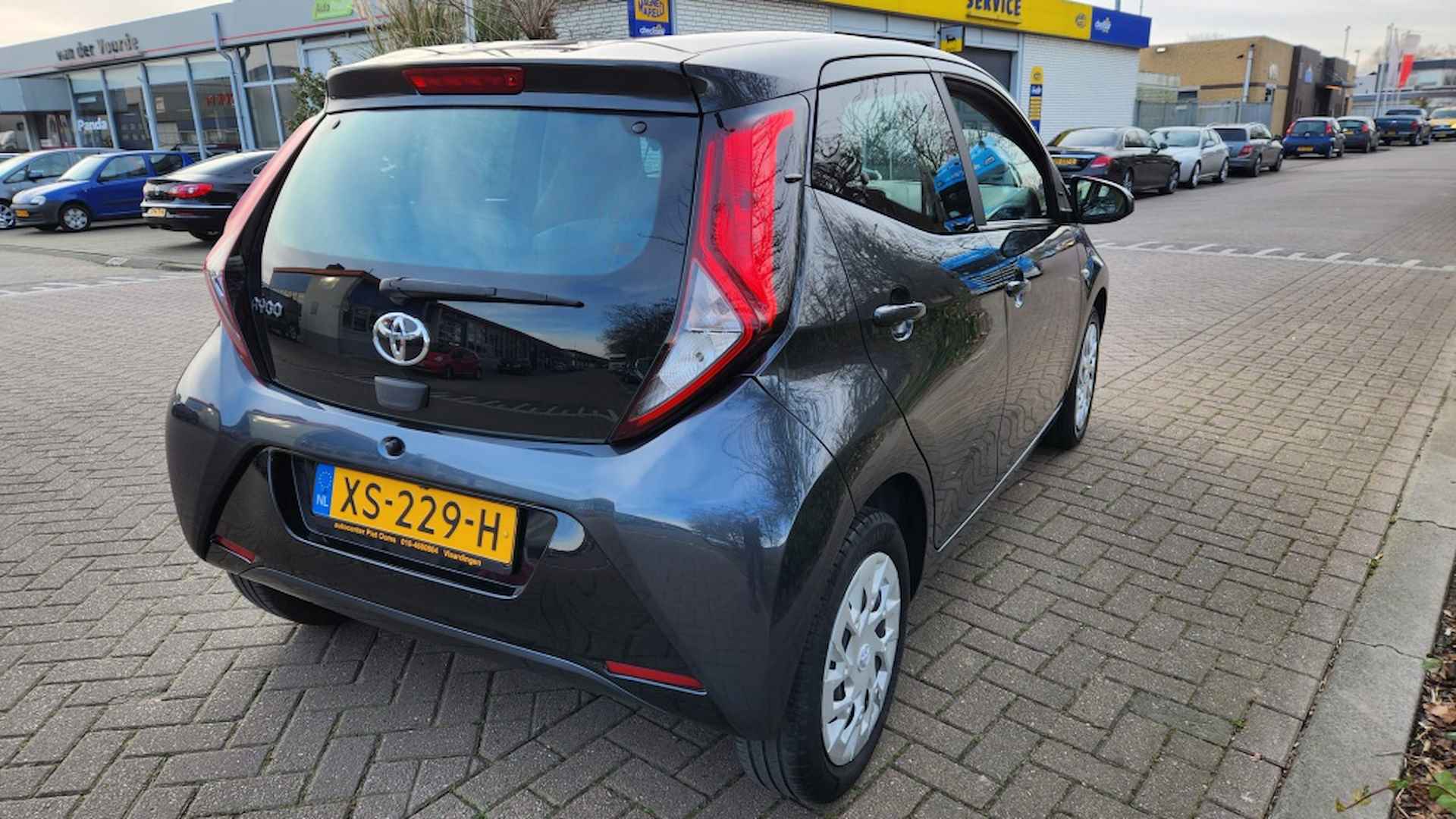 Toyota Aygo 1.0 VVT-i x-play - 4/17