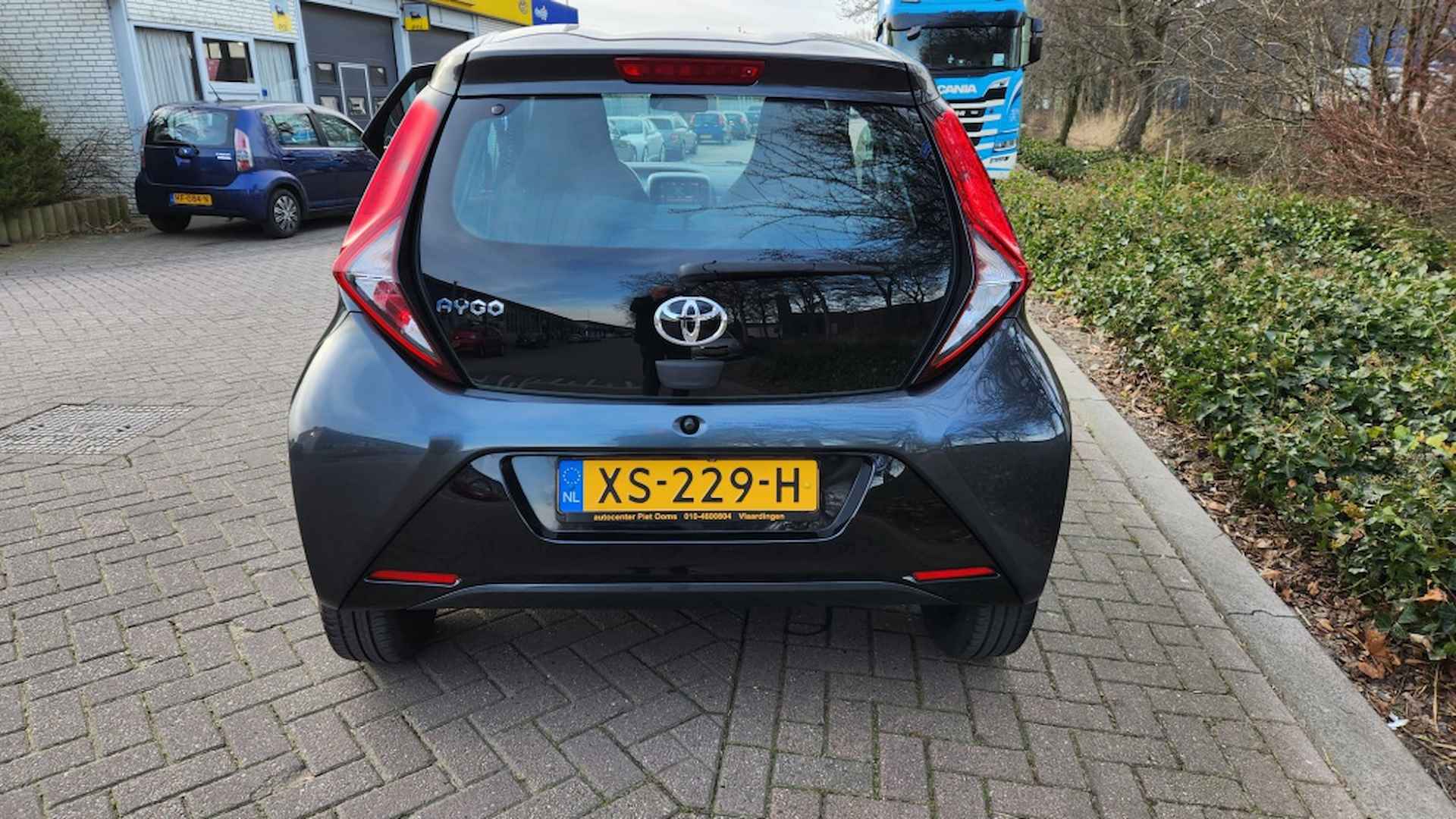 Toyota Aygo 1.0 VVT-i x-play - 7/17