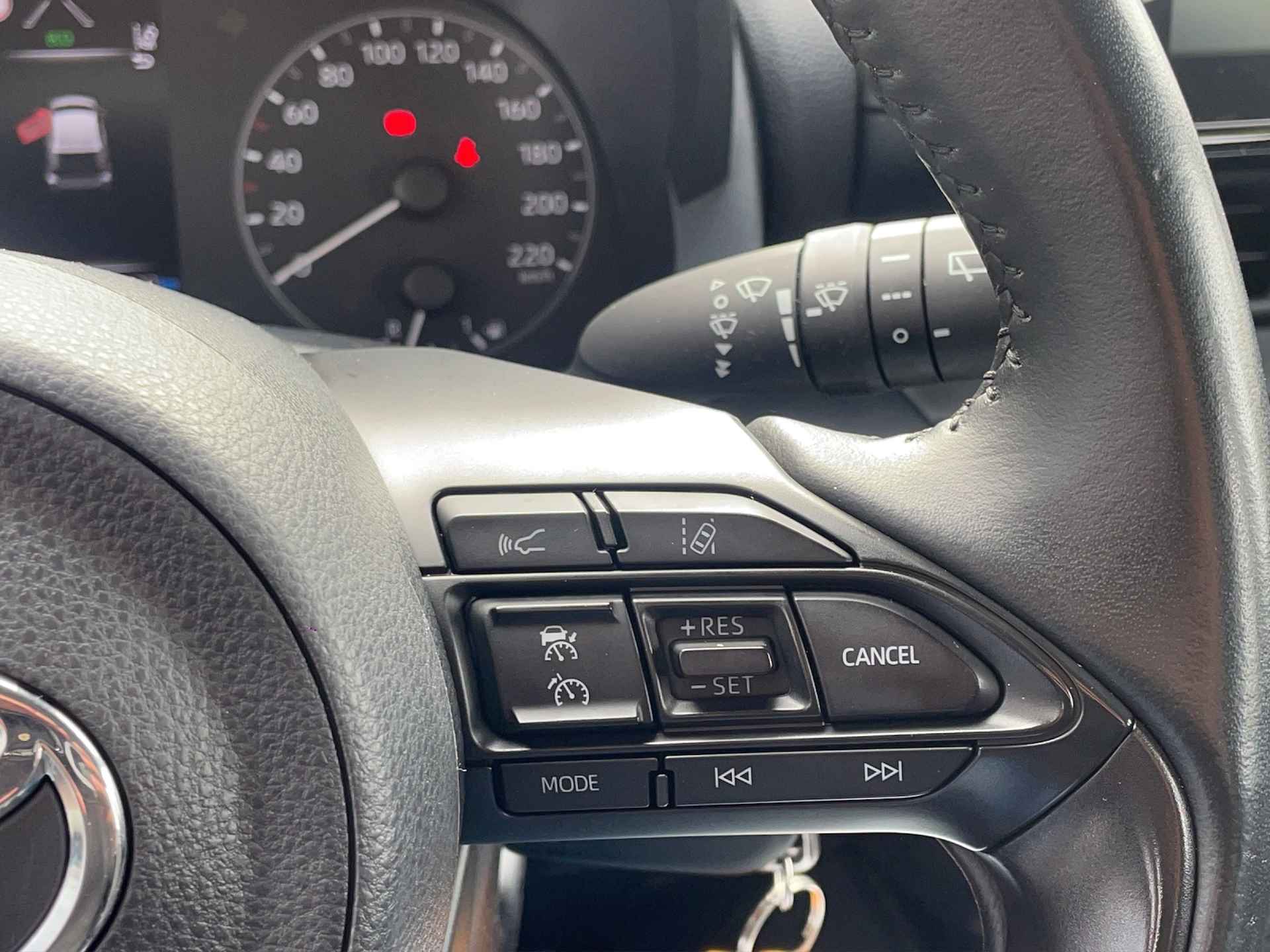 Toyota Yaris 1.5 Hybrid Active | Camera | Adaptive Cruise | Stoelverwarming - 4/25