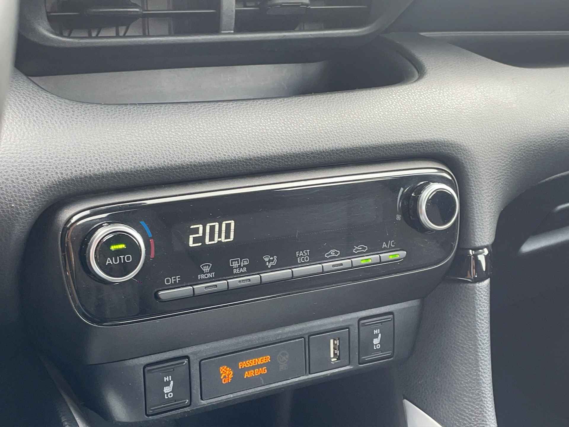 Toyota Yaris 1.5 Hybrid Active | Camera | Adaptive Cruise | Stoelverwarming - 14/25