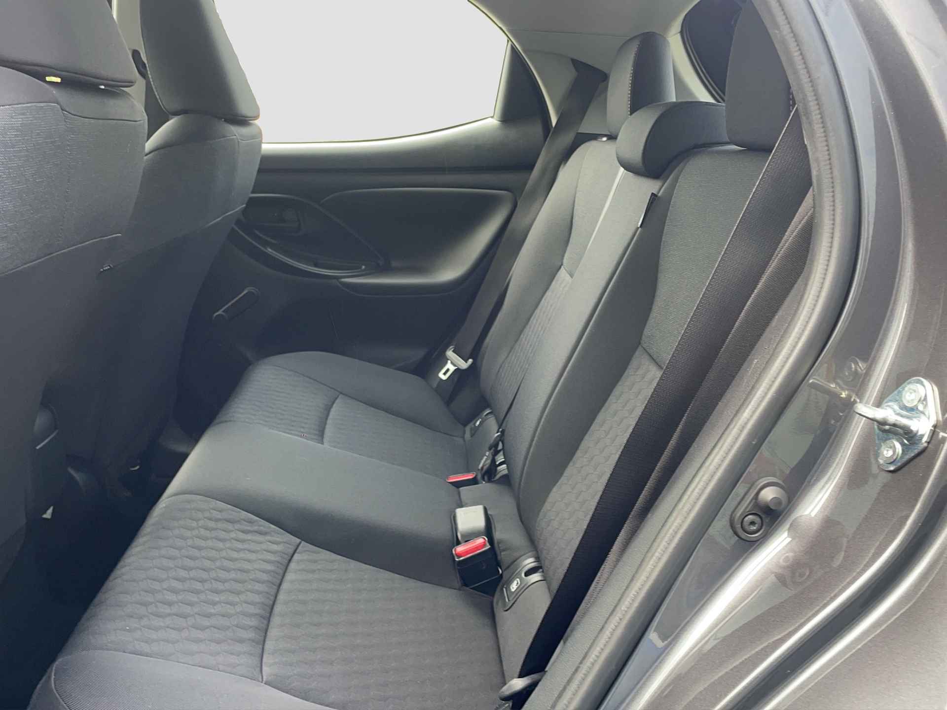 Toyota Yaris 1.5 Hybrid Active | Camera | Adaptive Cruise | Stoelverwarming - 15/25