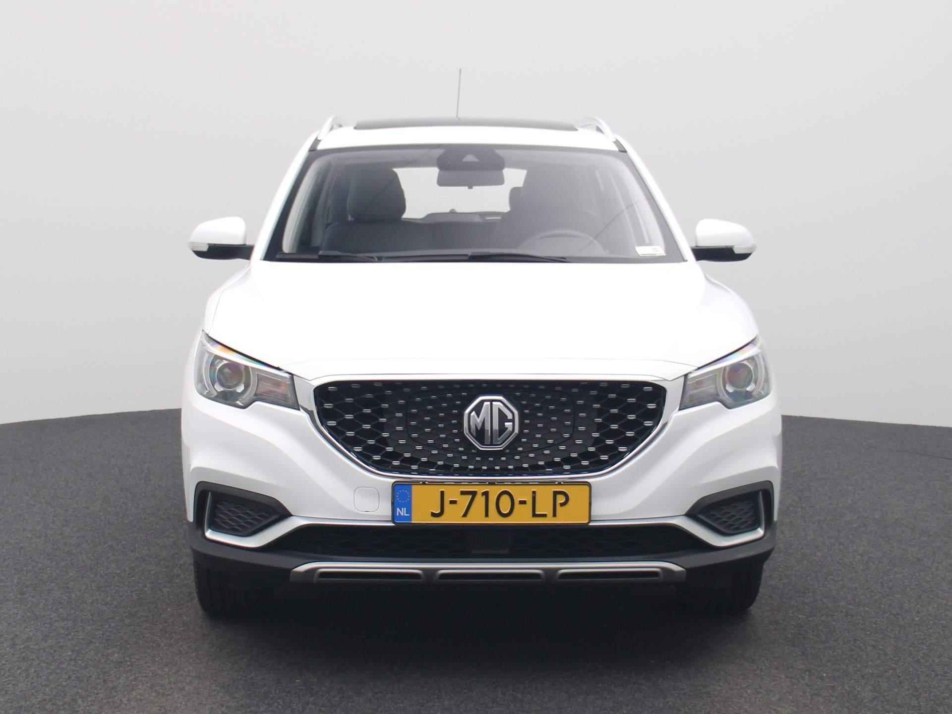 MG ZS EV Luxury 45 kWh | Leder Interieur | Navigatie | Airco | Schuifdak | Camera | - 3/35