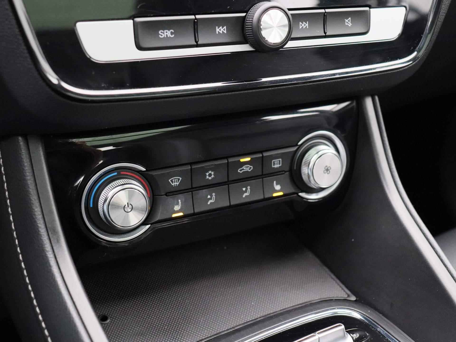 MG ZS EV Luxury 45 kWh | Leder Interieur | Navigatie | Airco | Schuifdak | Camera | - 19/35