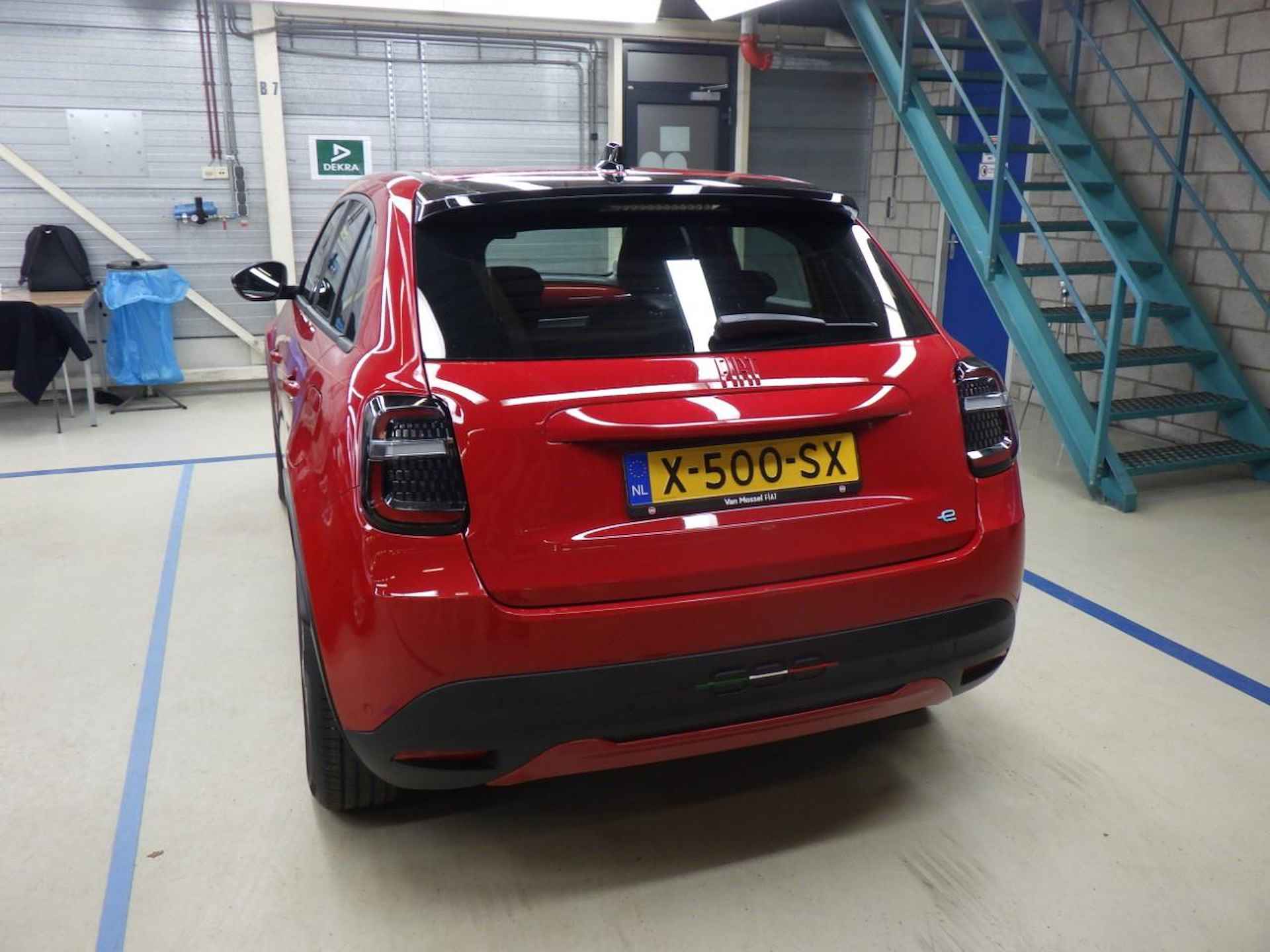 Fiat 600E RED 54kWh 3 Fase Verwacht! | Navigatie by App | Full-LED | Apple Carplay | Android Auto | Parkeersensoren | Cruise Control | Cli - 4/25