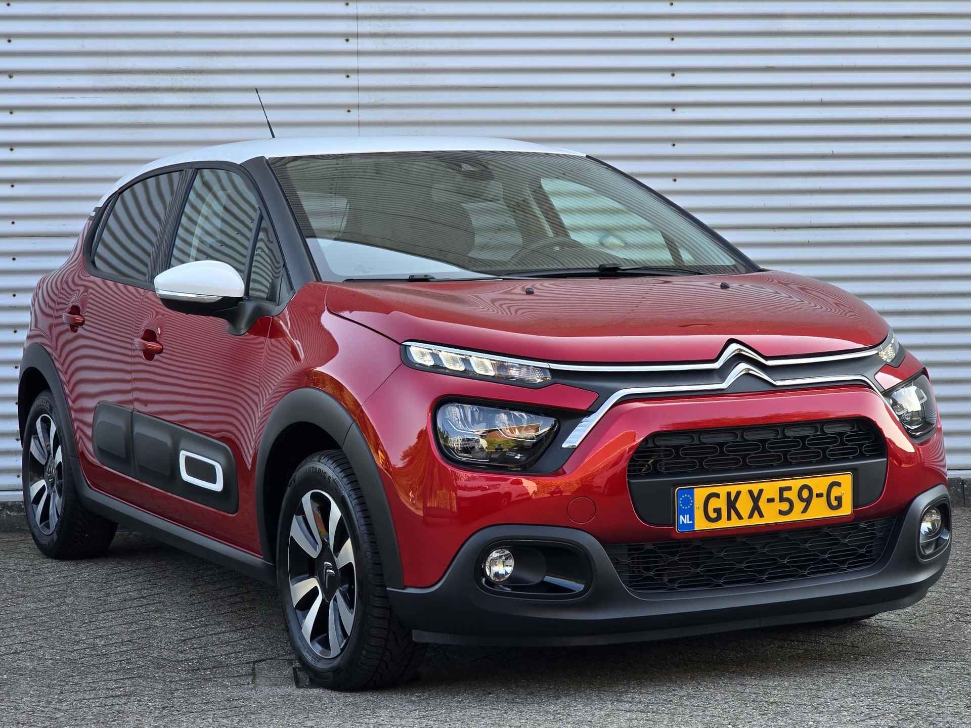 Citroën C3 5-deurs Shine 1.2 PureTech 110pk H6 | TWO-TONE! | NAVI | CAMERA | CLIMA | STOELVERW. | DAB+ | LM-VELGEN | - 4/53