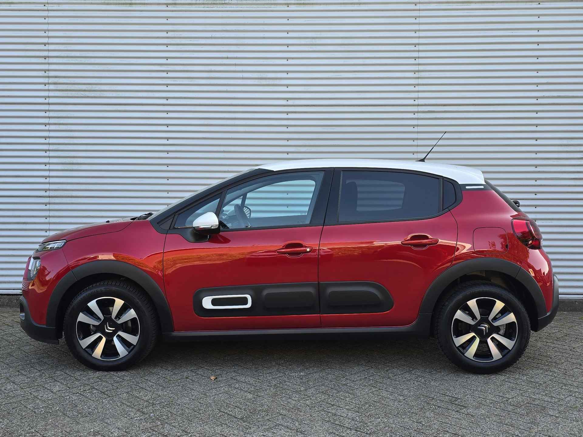 Citroën C3 5-deurs Shine 1.2 PureTech 110pk H6 | TWO-TONE! | NAVI | CAMERA | CLIMA | STOELVERW. | DAB+ | LM-VELGEN | - 10/53