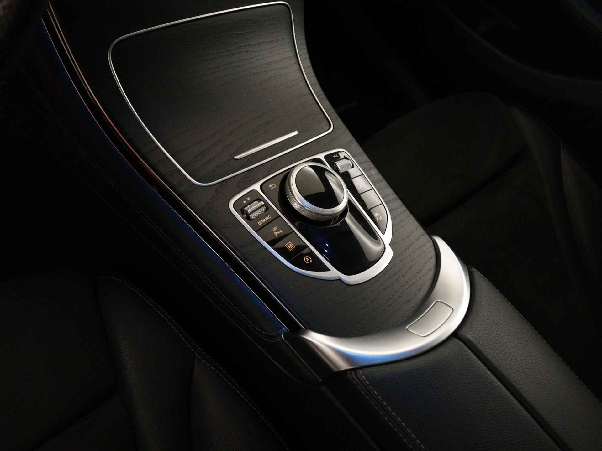 Mercedes-Benz GLC 250 4Matic AMG Line Limited | Stoelverwarming | Trekhaak | Panorama schuif-/kanteldak | Inclusief 24 MB Premium Certified garantie voor Europa. - 10/40