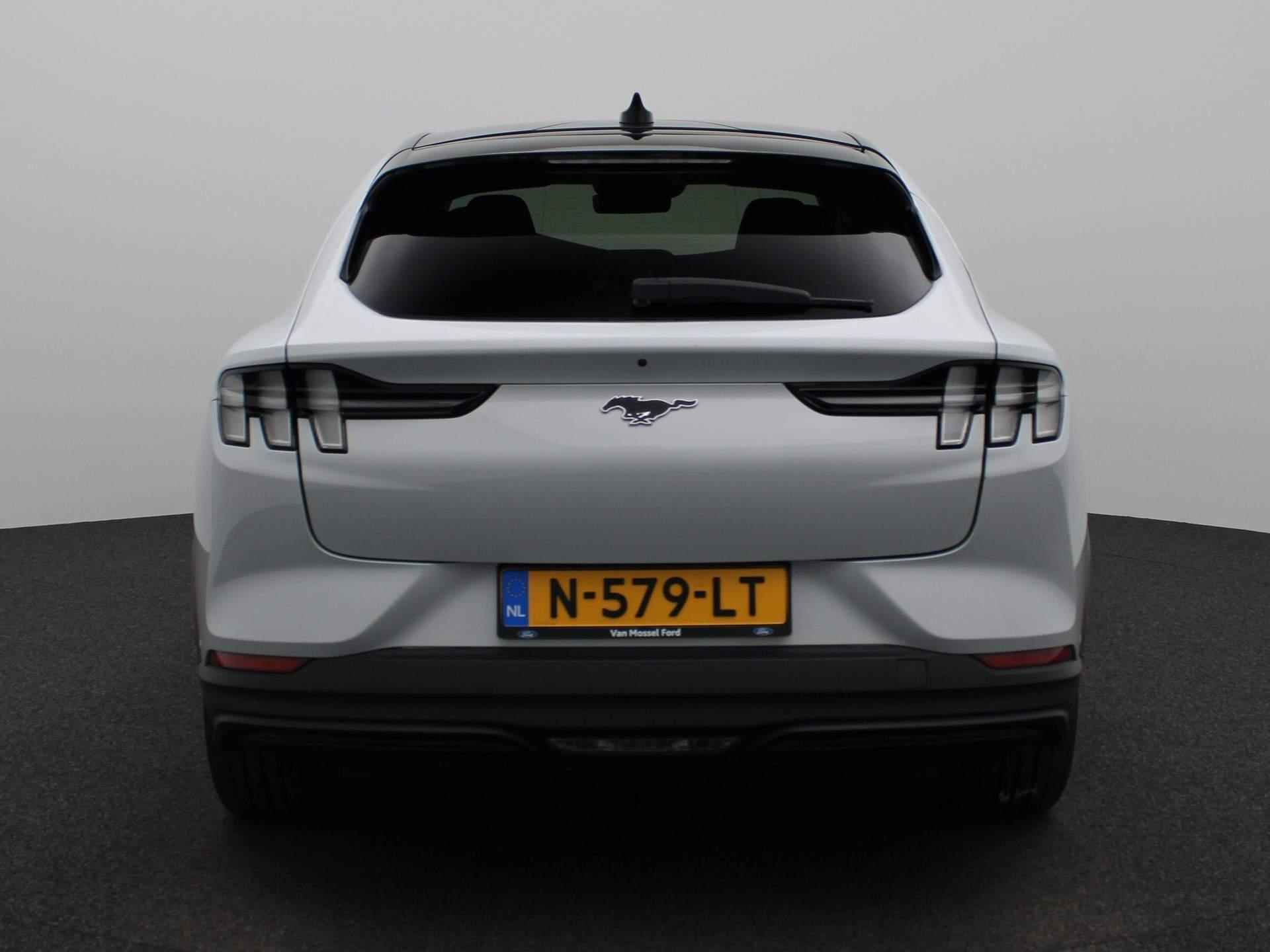 Ford Mustang Mach-E Extended RWD 98 kWh | Navigatie | Apple Carplay/Android | Stoel/Stuurverwarming | 360° Camera | Keyless | Pano | LMV | Dodehoek | Elektrische Stoelen - 5/47