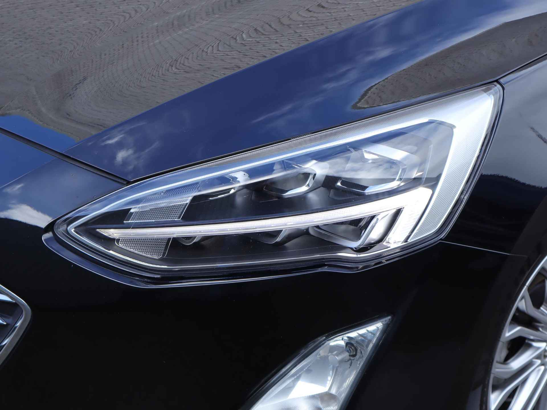 Ford Focus Wagon 1.0 EcoBoost Titanium Business 125pk | Climate control | 17inch lichtmetalen velgen | Navigatie | Parkeer sensoren | Led-koplampen | Keyless entry - 6/46