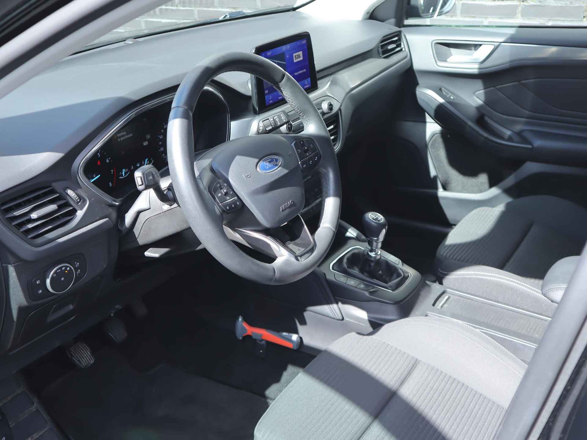 Ford Focus Wagon 1.0 EcoBoost Titanium Business 125pk | Climate control | 17inch lichtmetalen velgen | Navigatie | Parkeer sensoren | Led-koplampen | Keyless entry - 9/46