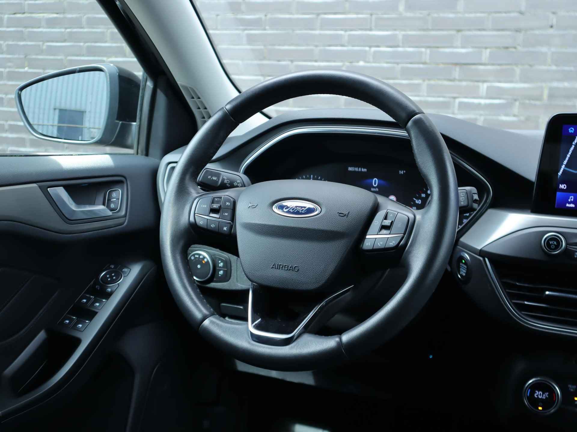 Ford Focus Wagon 1.0 EcoBoost Titanium Business 125pk | Climate control | 17inch lichtmetalen velgen | Navigatie | Parkeer sensoren | Led-koplampen | Keyless entry - 16/46