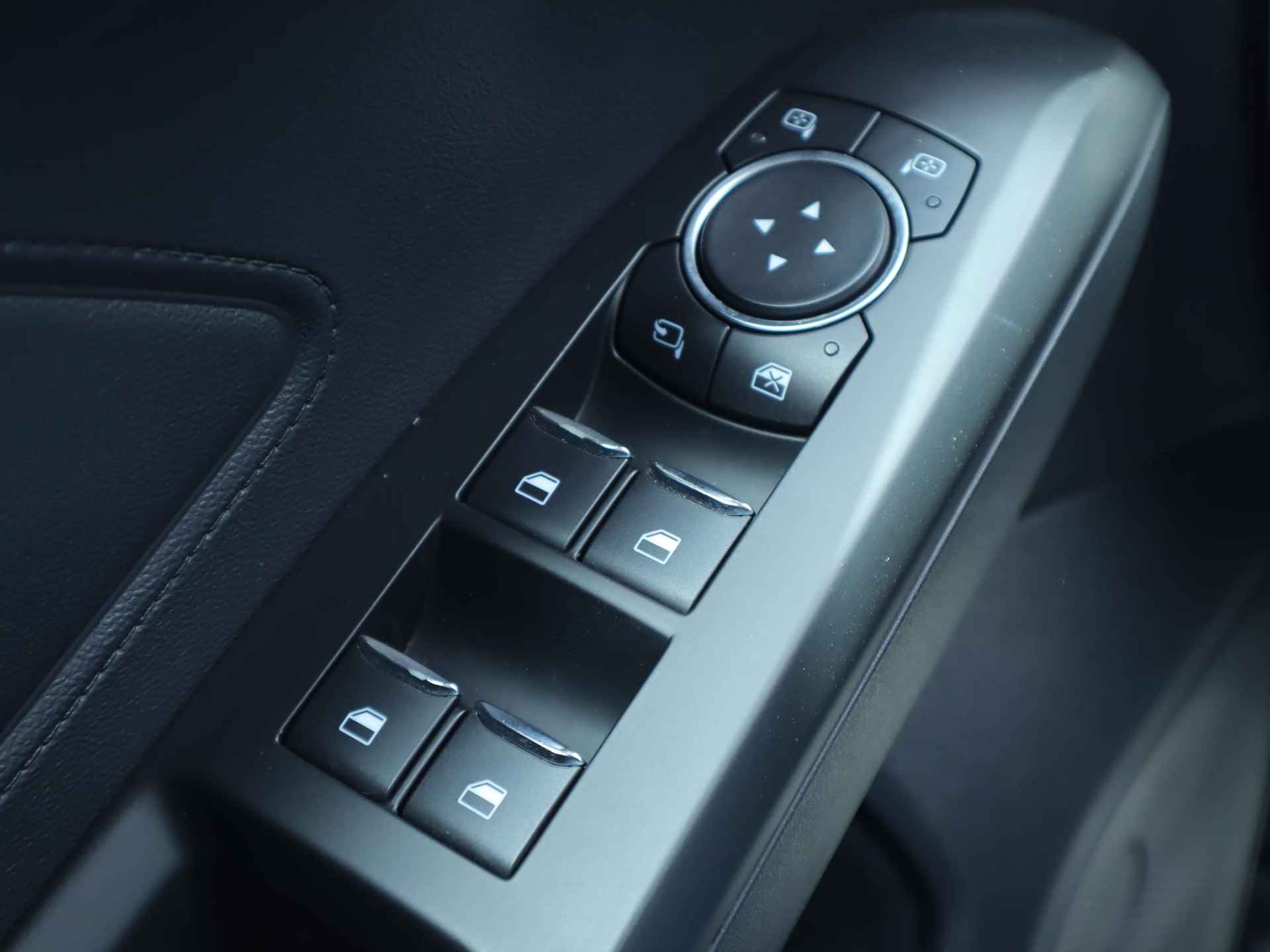 Ford Focus Wagon 1.0 EcoBoost Titanium Business 125pk | Climate control | 17inch lichtmetalen velgen | Navigatie | Parkeer sensoren | Led-koplampen | Keyless entry - 35/46