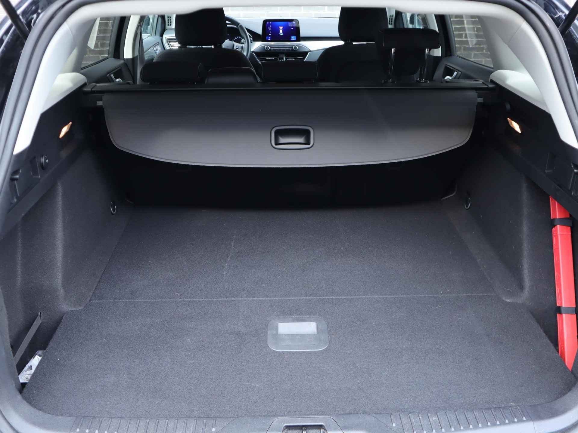 Ford Focus Wagon 1.0 EcoBoost Titanium Business 125pk | Climate control | 17inch lichtmetalen velgen | Navigatie | Parkeer sensoren | Led-koplampen | Keyless entry - 38/46