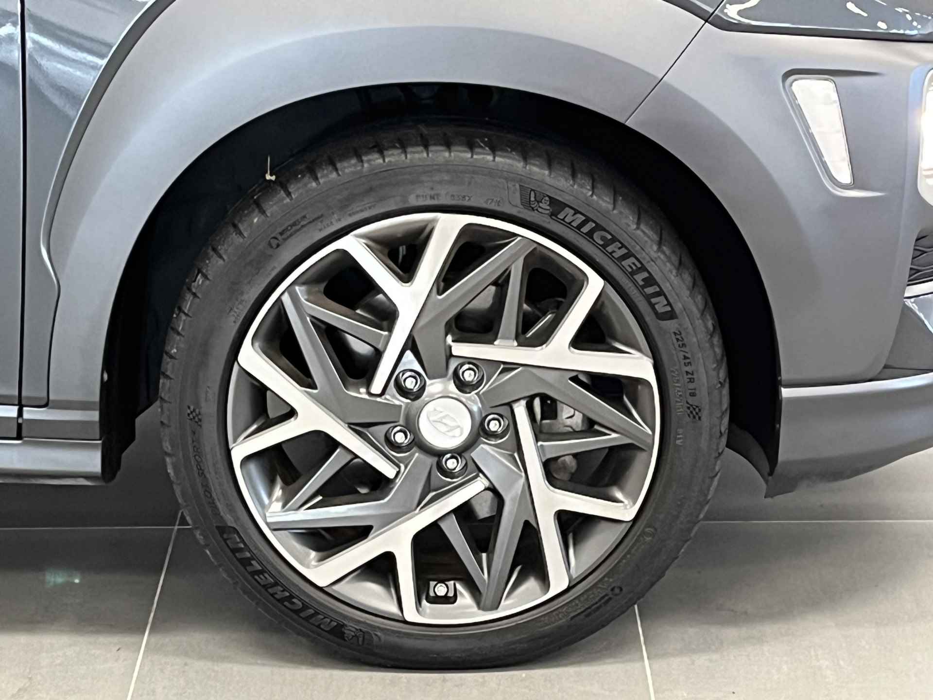 Hyundai KONA 1.6 GDI HEV Fashion Design NAVIGATIE | HALF LEDER | 18 INCH VELGEN | STOERE CROSSOVER! - 37/44