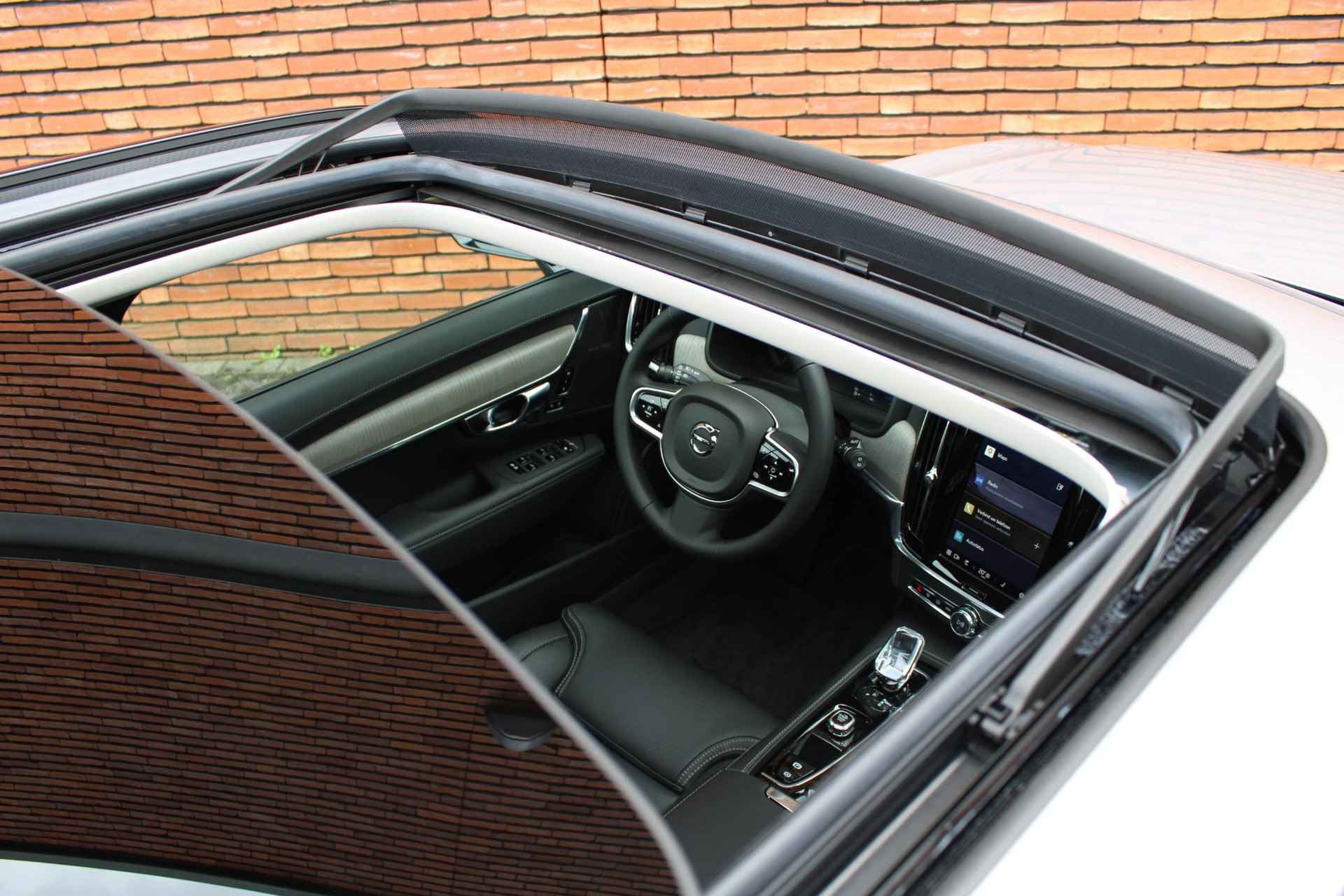 Volvo V90 T8 AWD AUT8 455PK Ultra Dark Nappa lederen bekleding, Massagefunctie in voorstoelen, Luchtvering, 360 graden camera, Panoramisch schuif-/kanteldak, Lederbekleed Dashboard, 20" Lichtmetalen velgen - 9/24