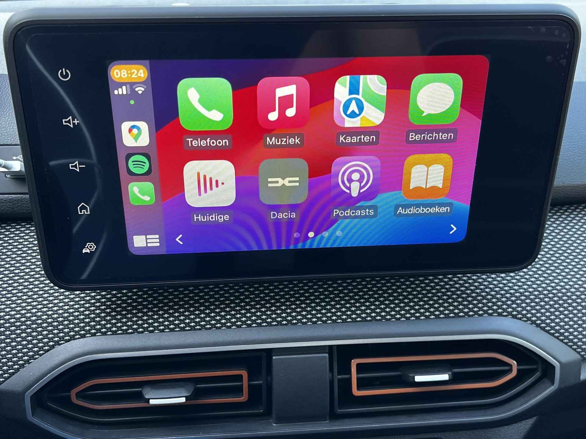 Dacia Sandero Stepway 1.0 TCe 90 Expression Automaat / Dealer onderhouden / All Season banden / Navigatie via Apple Carplay Android  / - 4/44