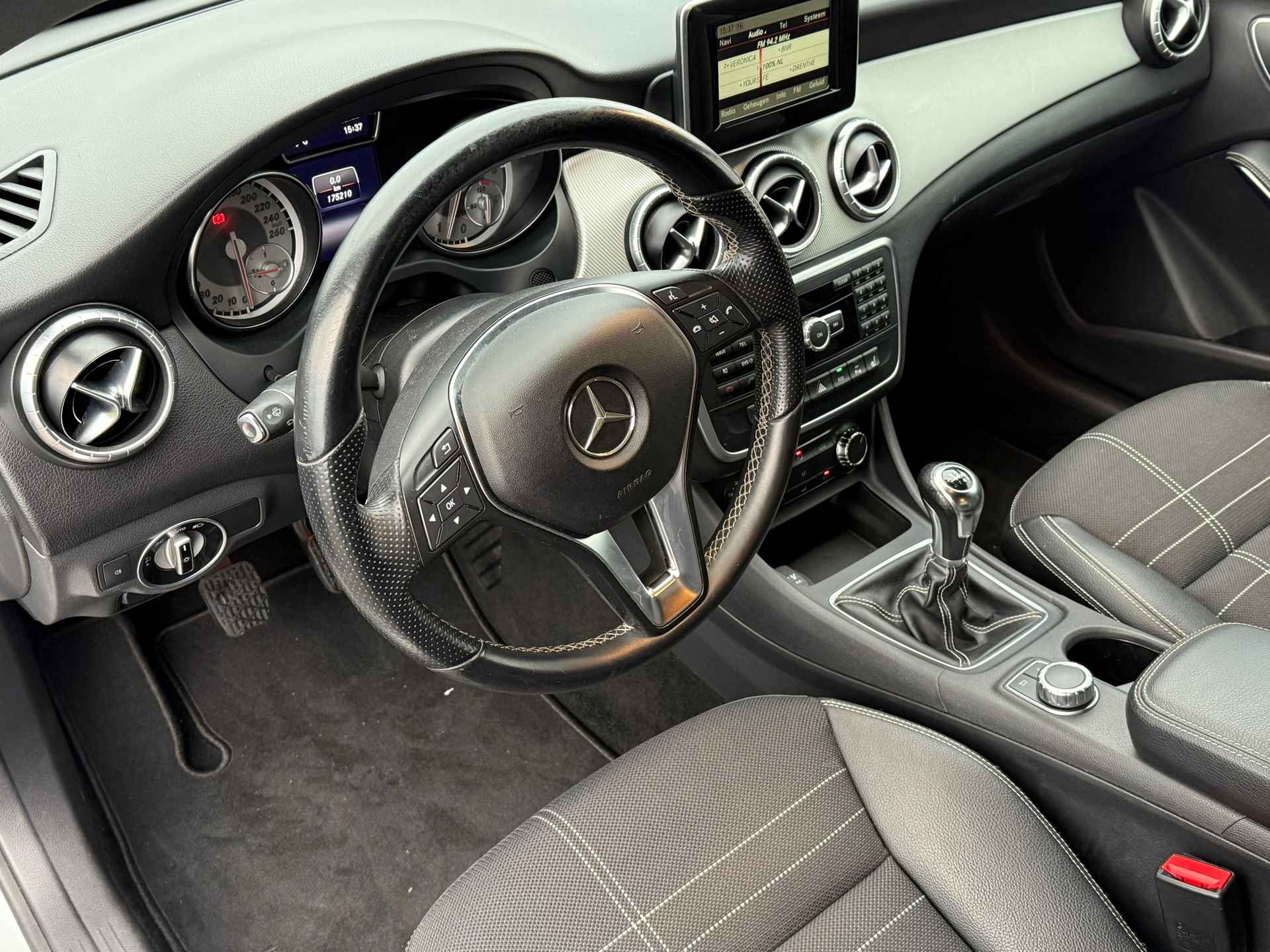 Mercedes-Benz CLA-klasse 200 Edition 1 LED | Xenon | Clima | Navigatie | Parkeersensoren | Stoelverwarming !! - 6/26