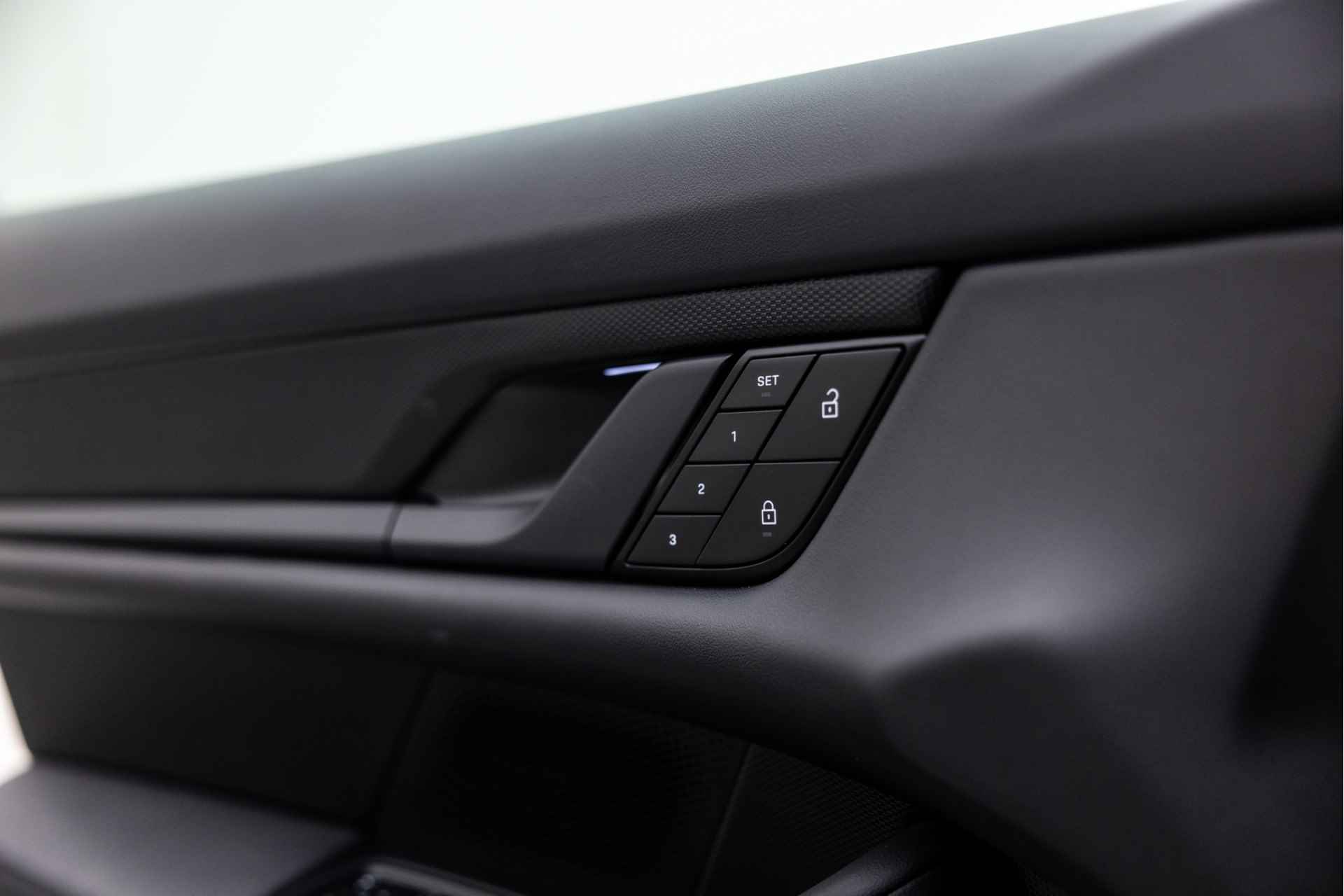 Porsche Taycan Cross Turismo 4S 93 kWh | Pano | InnoDrive | Bose | Surround View - 13/47