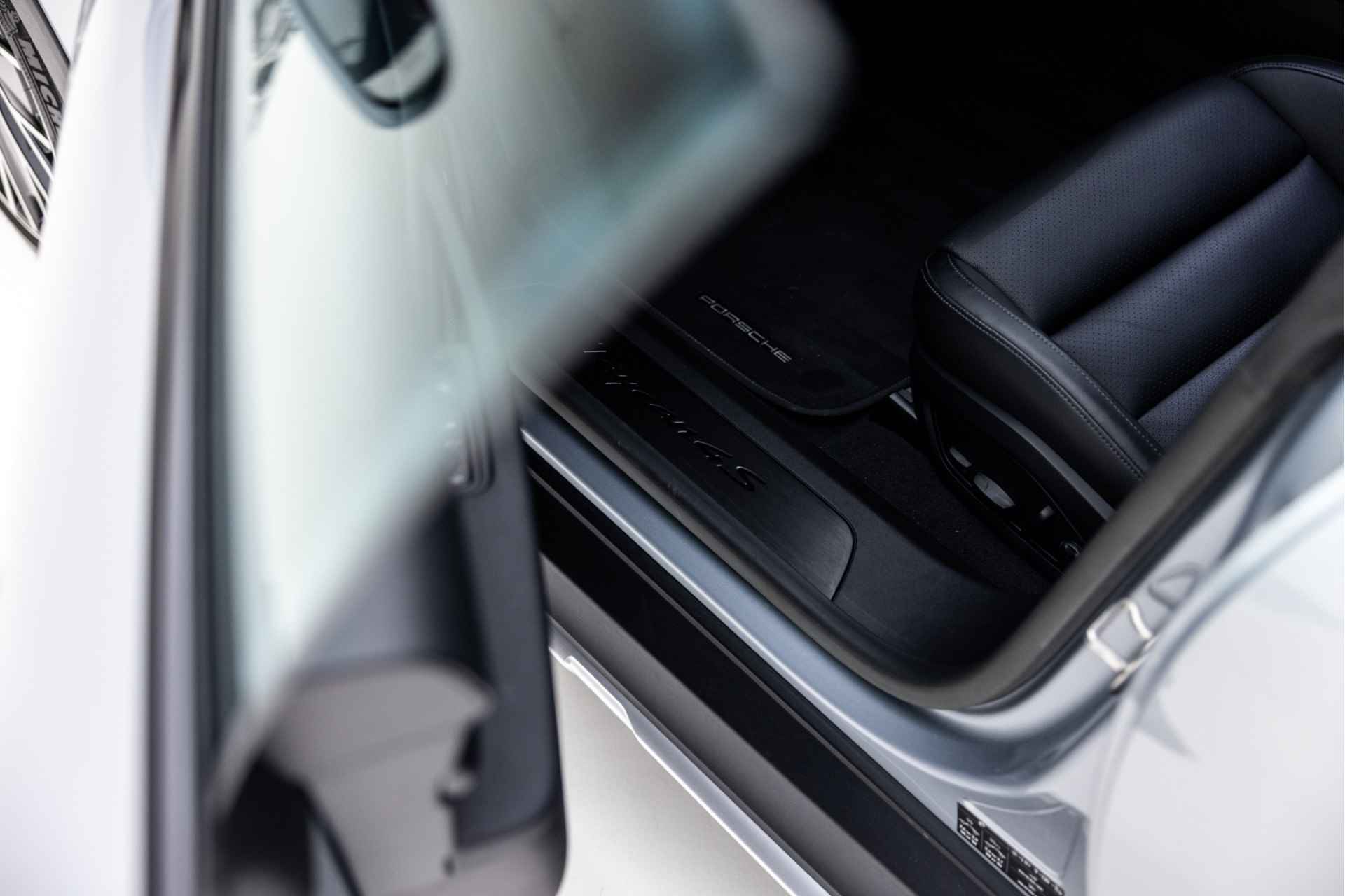 Porsche Taycan Cross Turismo 4S 93 kWh | Pano | InnoDrive | Bose | Surround View - 14/47