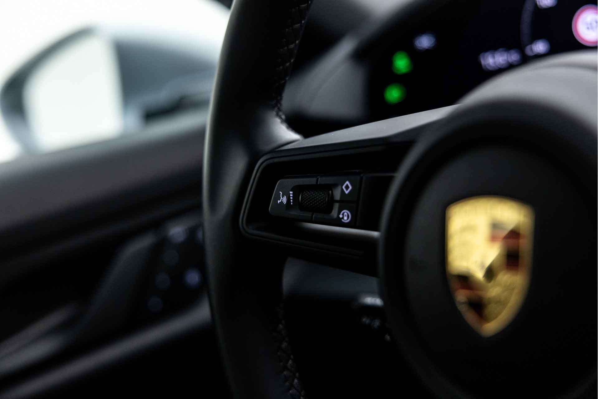 Porsche Taycan Cross Turismo 4S 93 kWh | Pano | InnoDrive | Bose | Surround View - 37/47