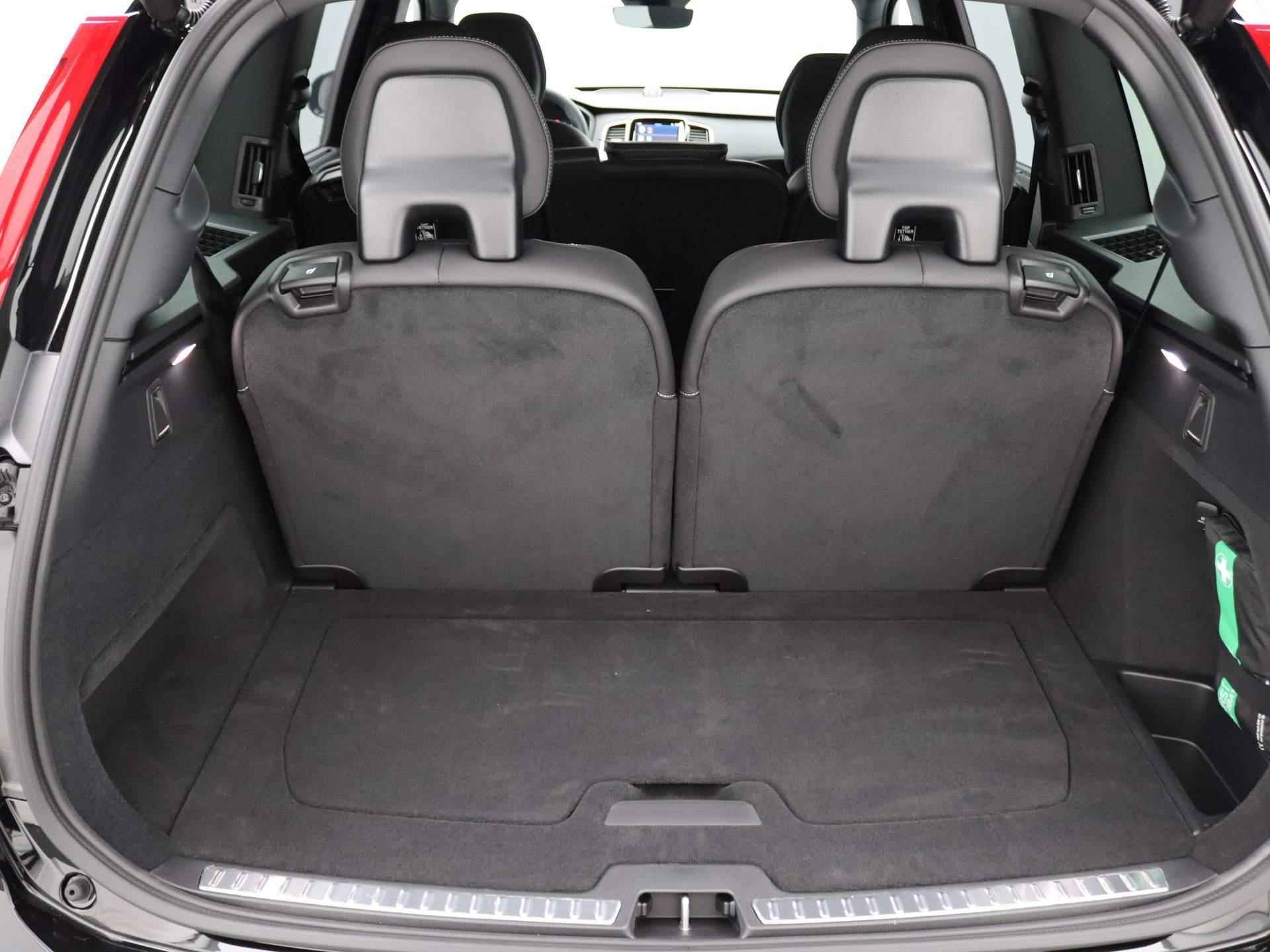 Volvo XC90 2.0 T8 Recharge AWD Ultimate Dark 455PK AUT 7-persoons, panoramadak, trekhaak, 360 gr. camera, Bowers&Wilkins, leder, luchtvering, winterpakket Plus, alarm, 22'' lichtmetaal - 38/54