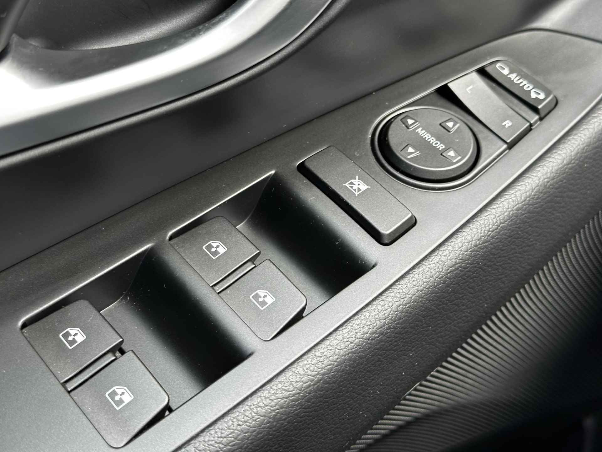 Hyundai i30 Wagon 1.5 T-GDi MHEV Premium / Achteruitrijcamera / Climate Control / Cruise Control / Navigatie / Stoel- en Stuurverwarming / Vierseizoensbanden / Lederen bekleding / Full LED verlichting / Keyless entry&start / - 20/33