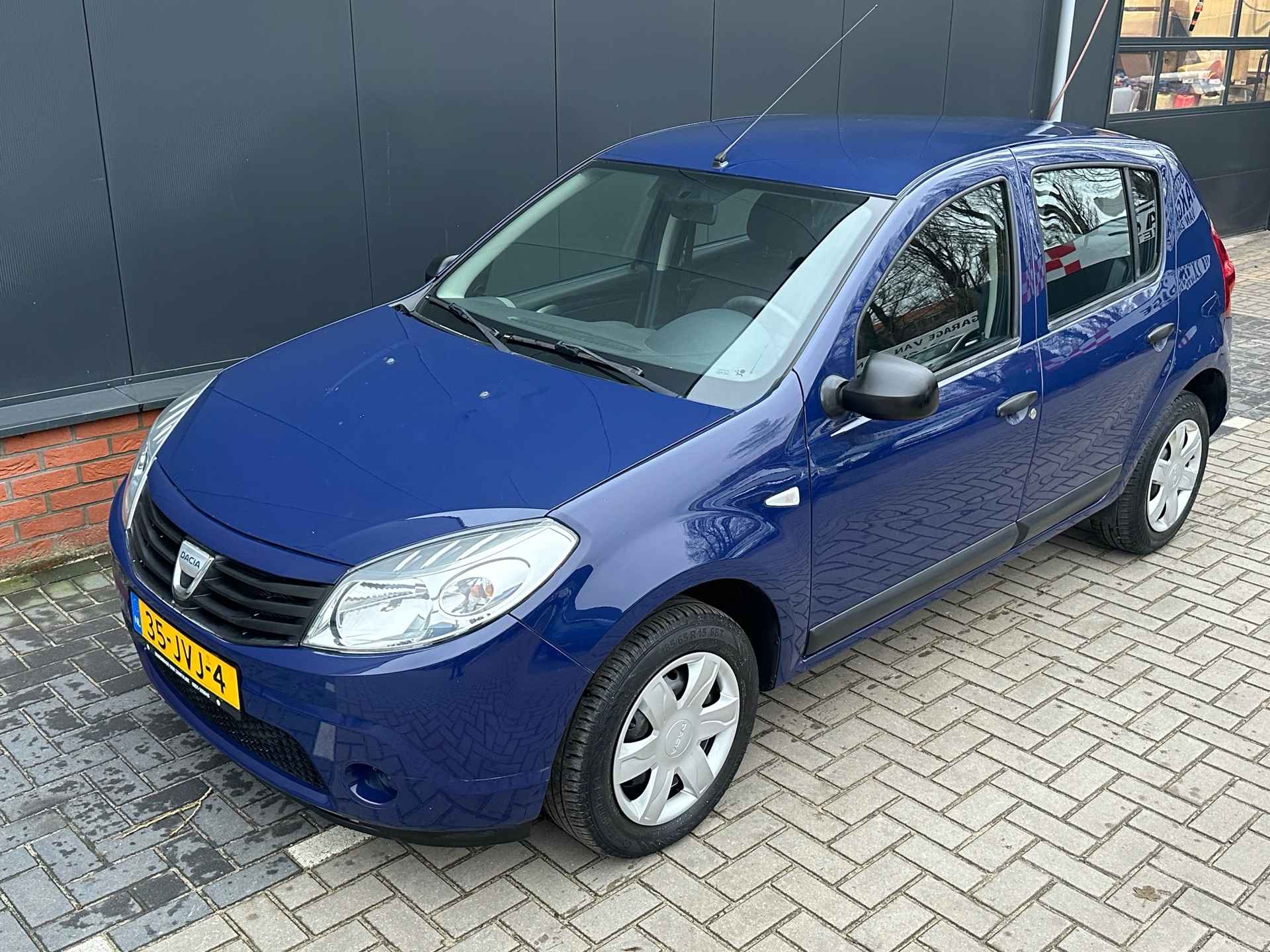 Dacia Sandero 1.2 Ambiance (12 mnd BOVAG garantie) - 8/29