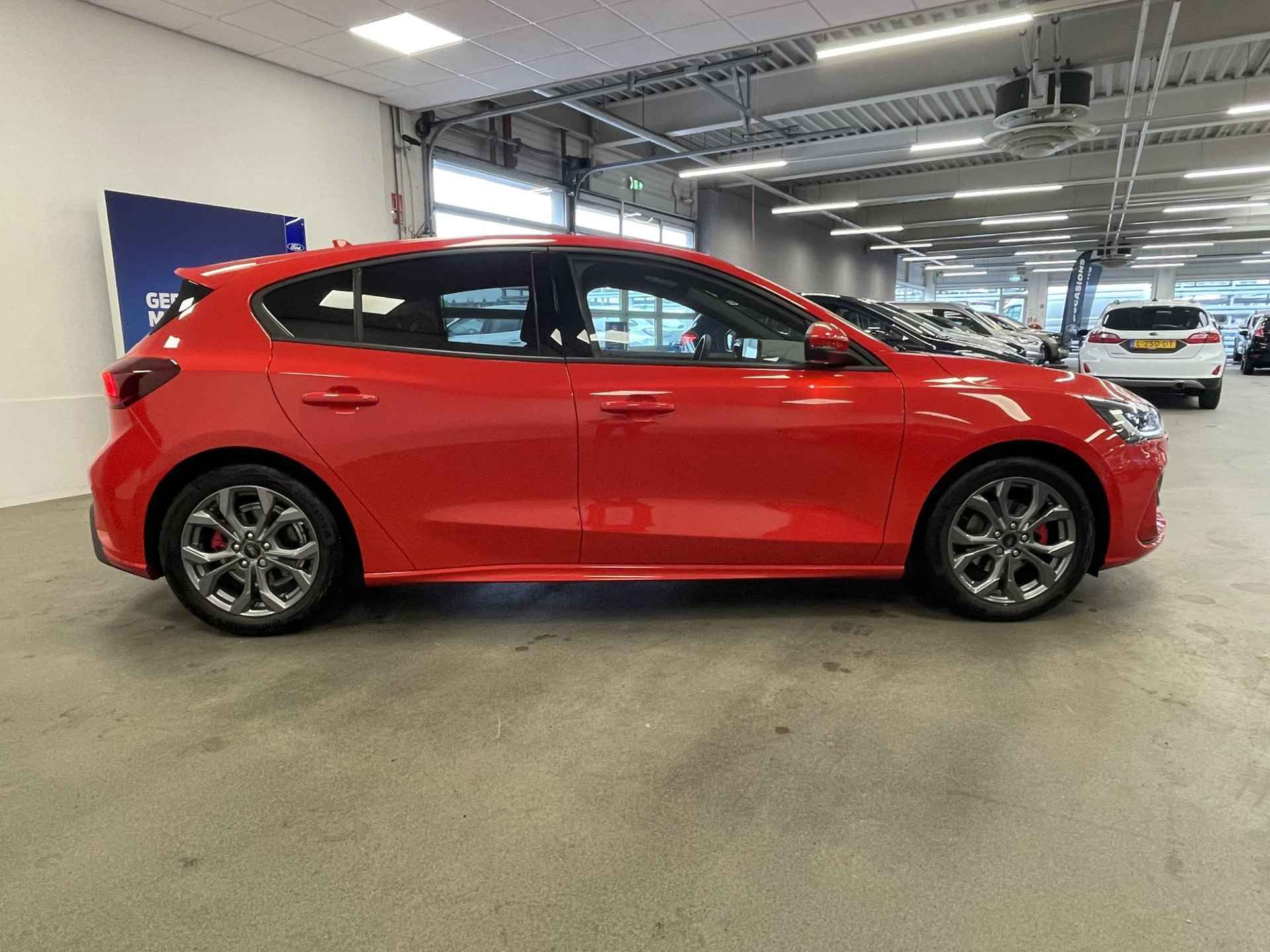 Ford Focus 1.0 EcoBoost Hybrid ST Line X - 6/25