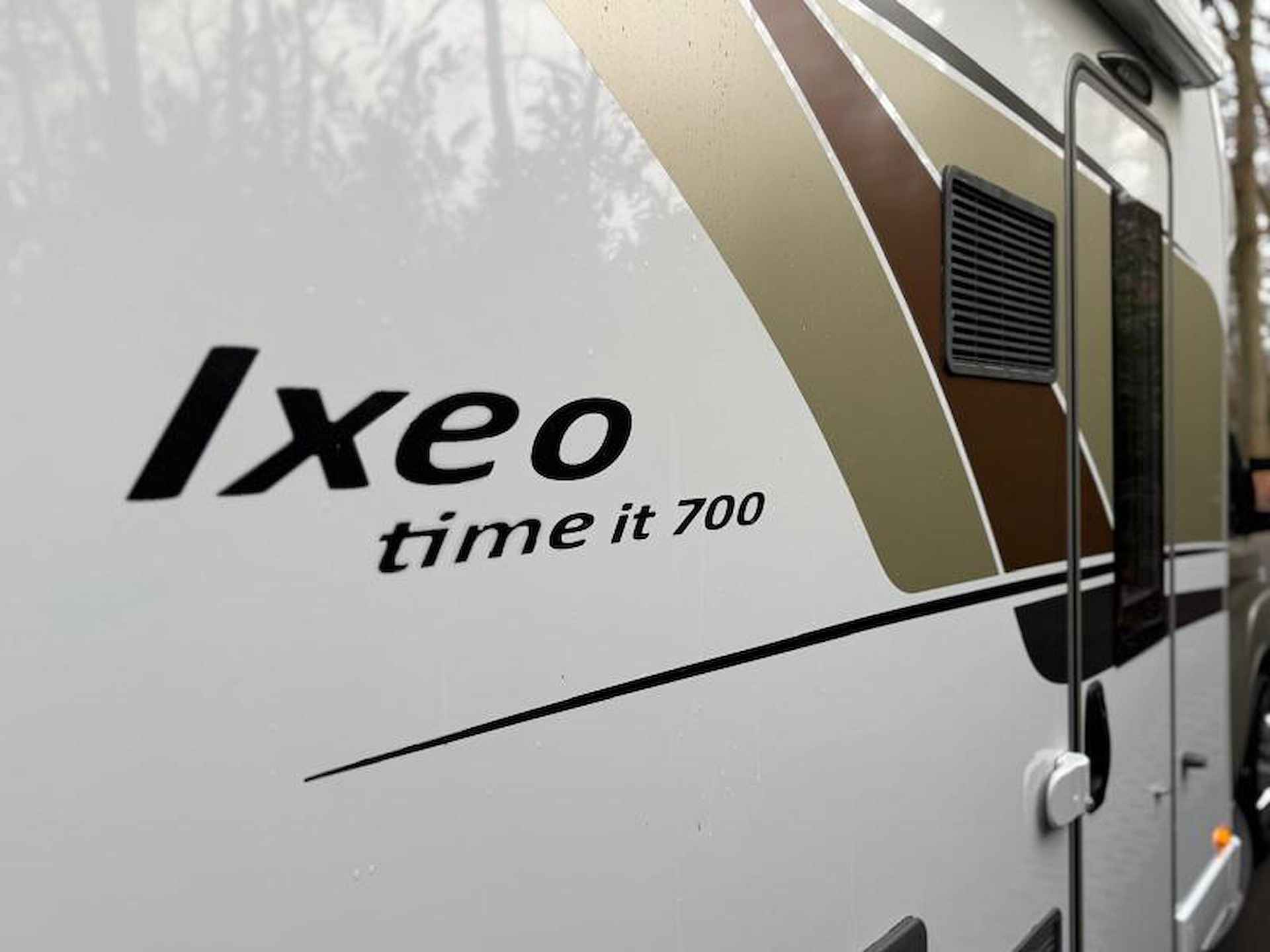 Bürstner Ixeo Time IT 700 Queensbed Hefbed 66000 km - 9/24