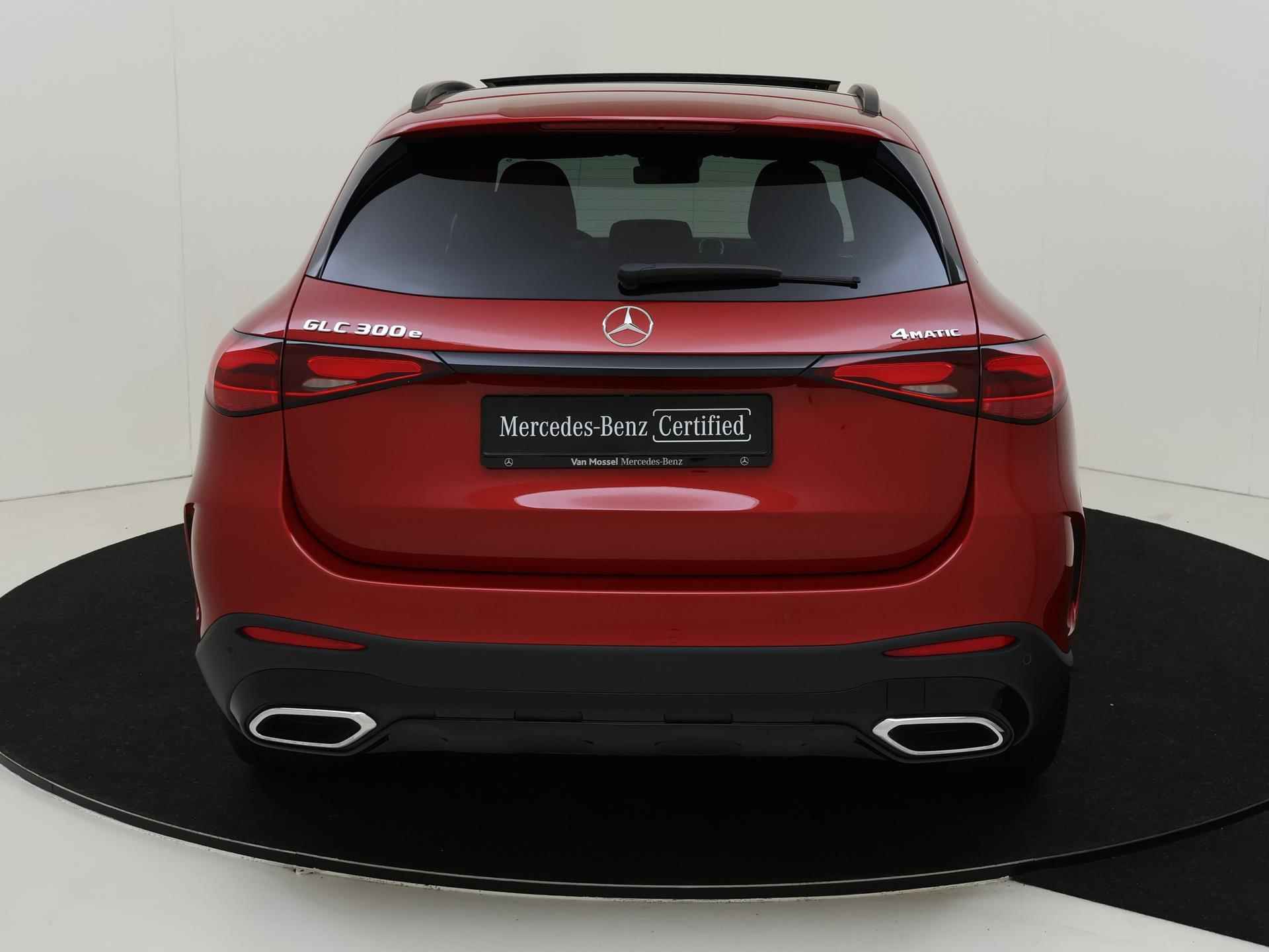 Mercedes-Benz GLC-klasse 300e 4MATIC AMG Line / Panoramadak/ Digital Light/ 360 camera/ Night - 8/35
