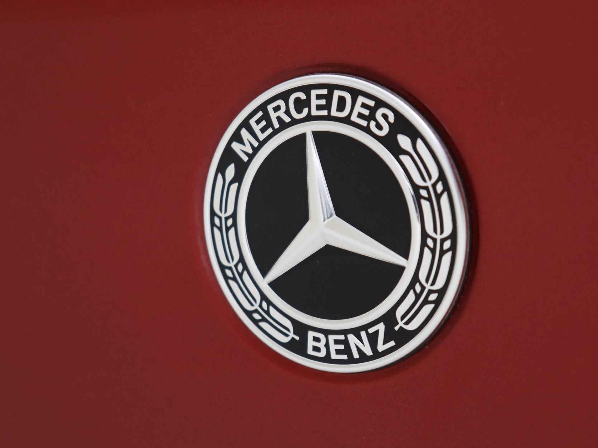 Mercedes-Benz GLC-klasse 300e 4MATIC AMG Line / Panoramadak/ Digital Light/ 360 camera/ Night - 31/35